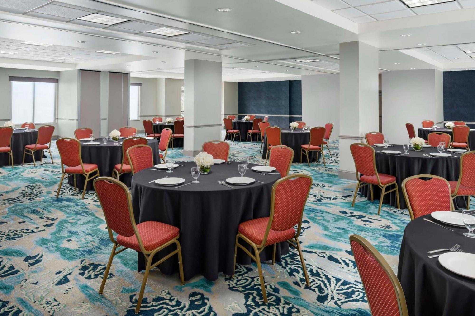 Hilton Garden Orlando At Seaworld 3*