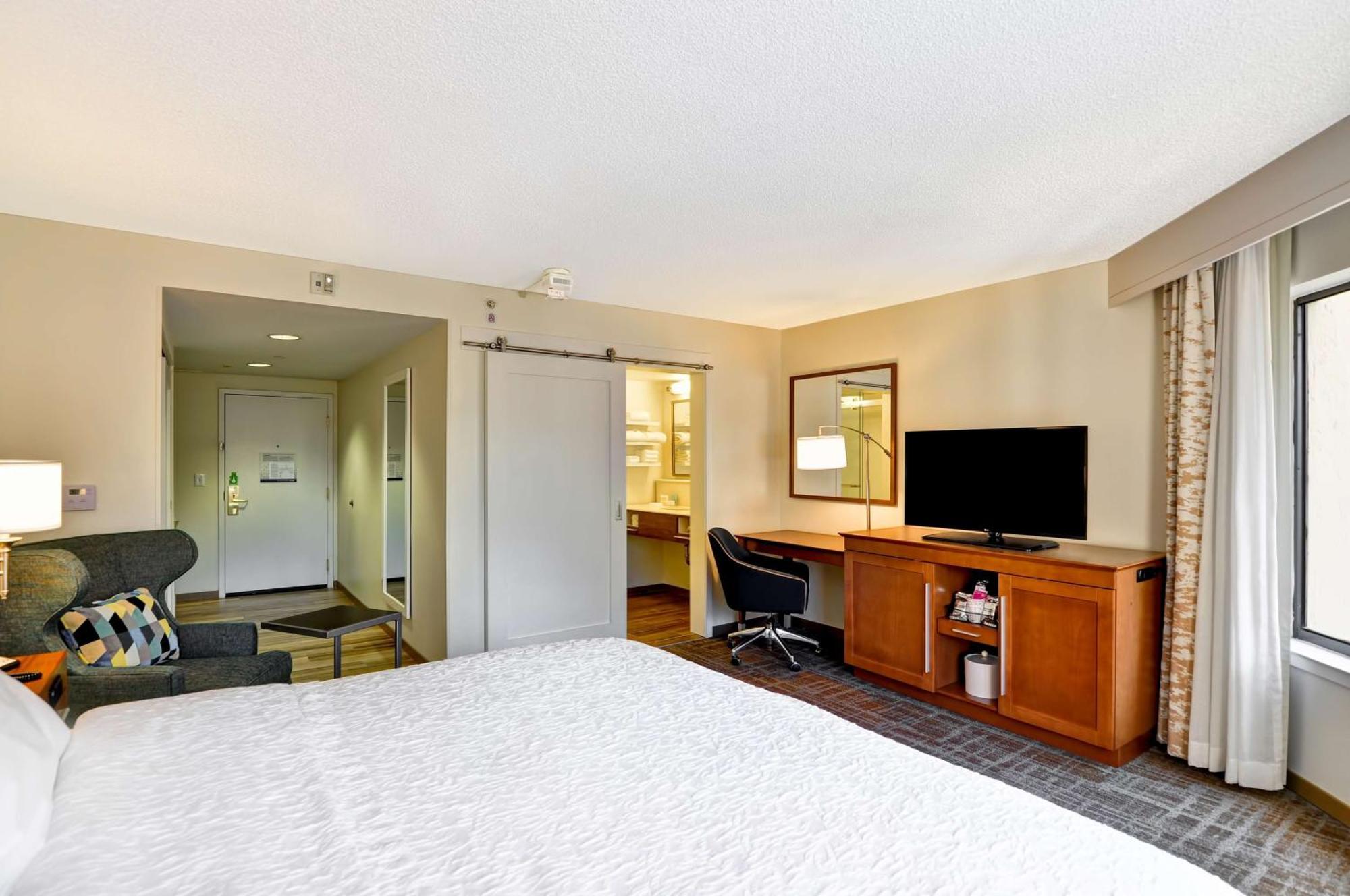 Hotel Hampton 4*