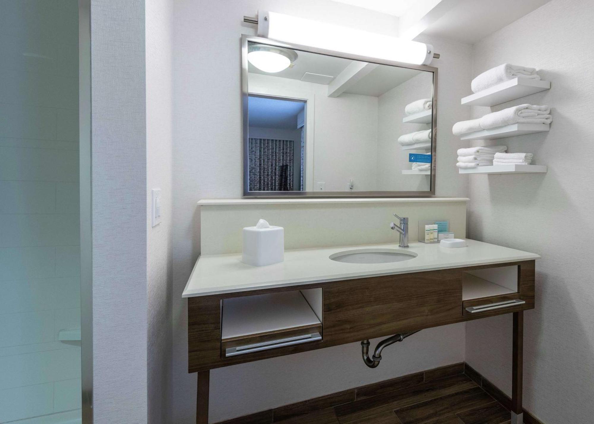 Hotel Hampton 4*