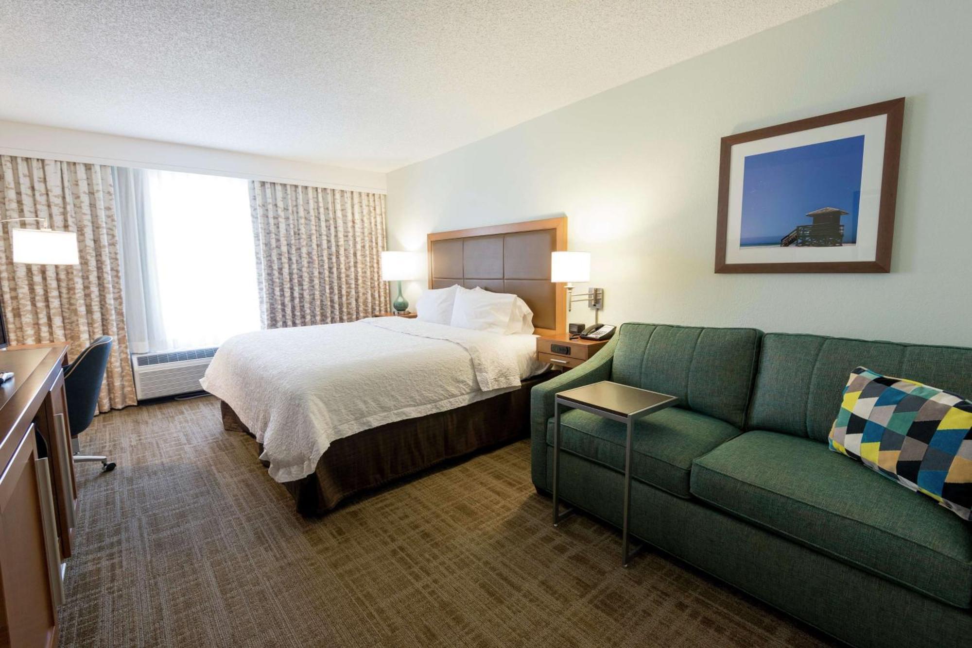 Hotel Hampton 4*