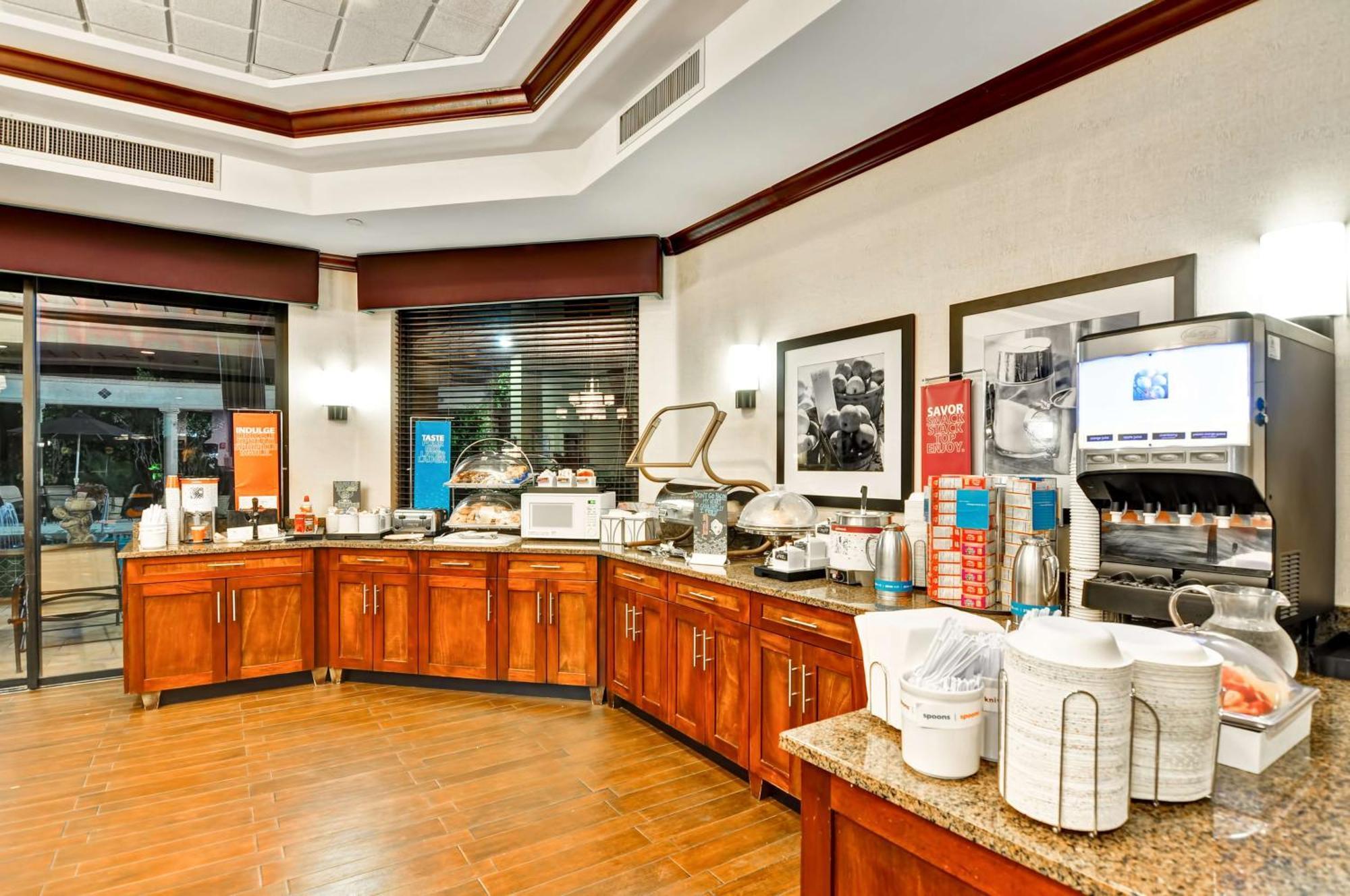 Hampton Hotel 4*