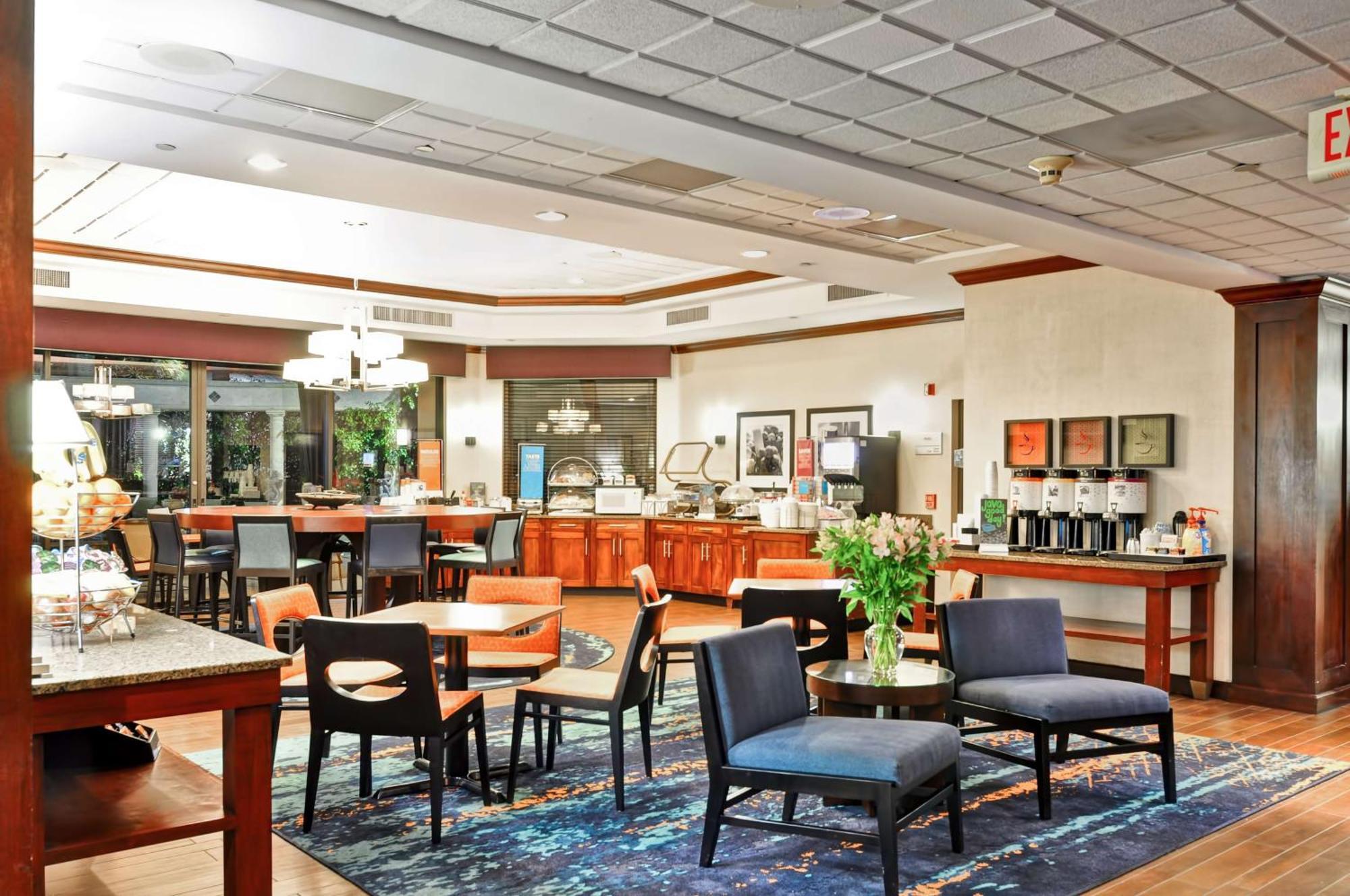 Hampton 4*