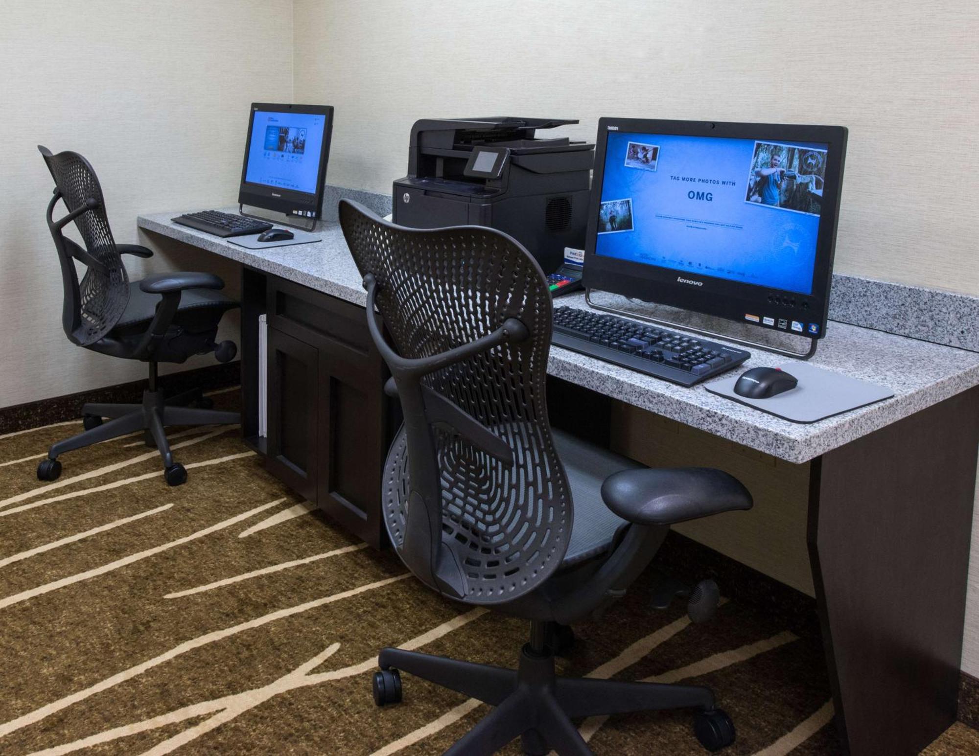Hilton Garden Hotel 3*