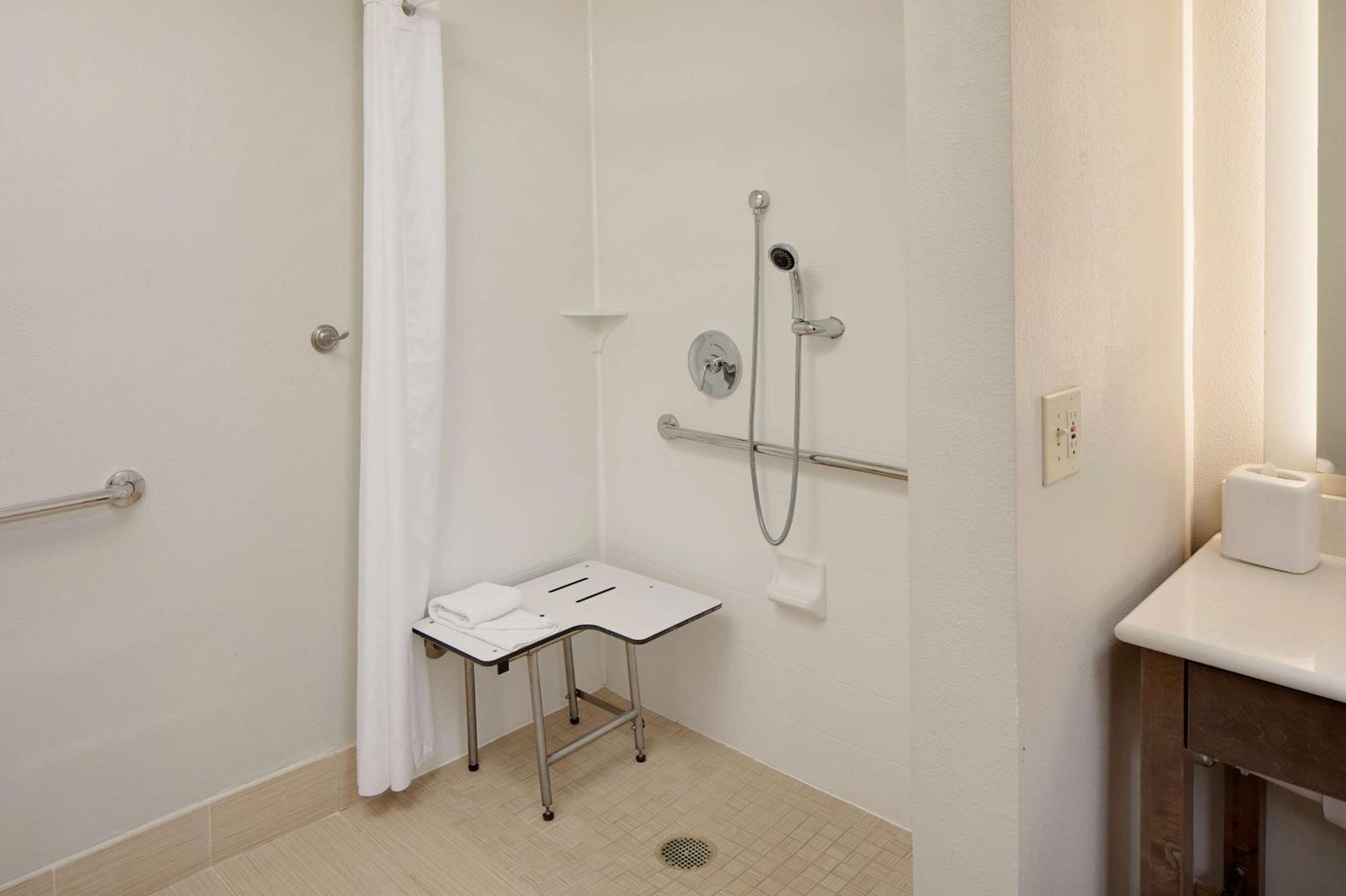 Hotel Homewood By Hilton Orlando 3*