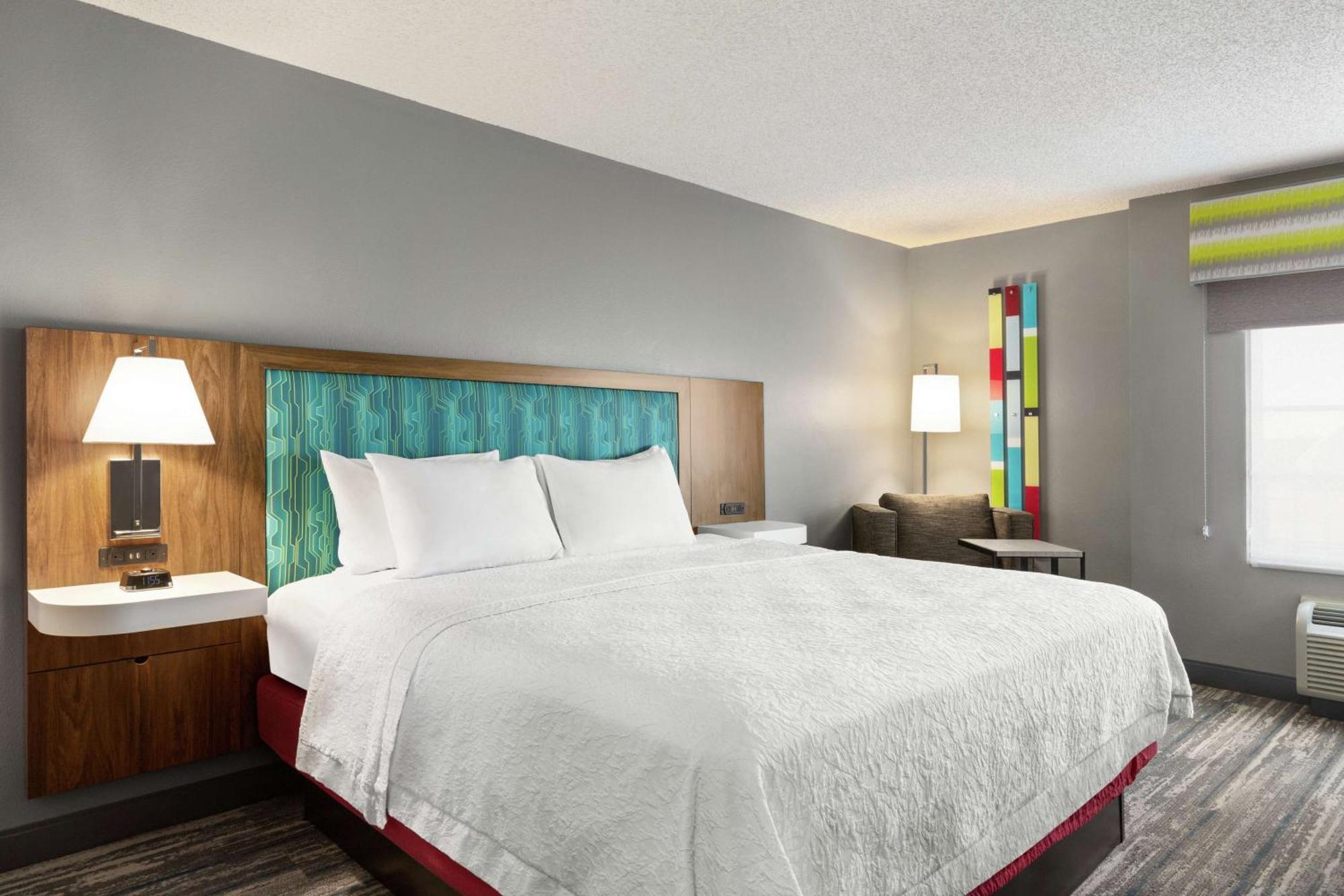 Hampton & Lauderdale Airport 3*