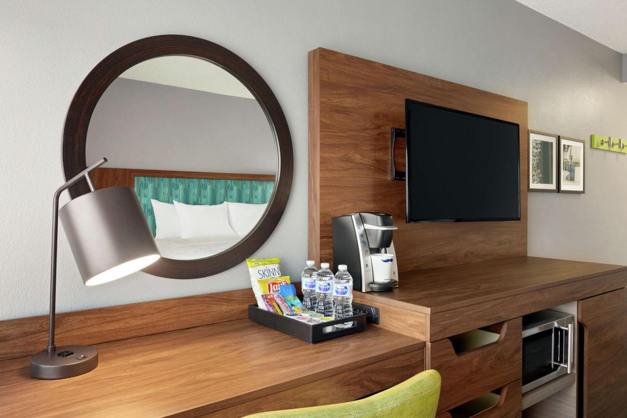 Hampton & Lauderdale Airport Hotel 3*