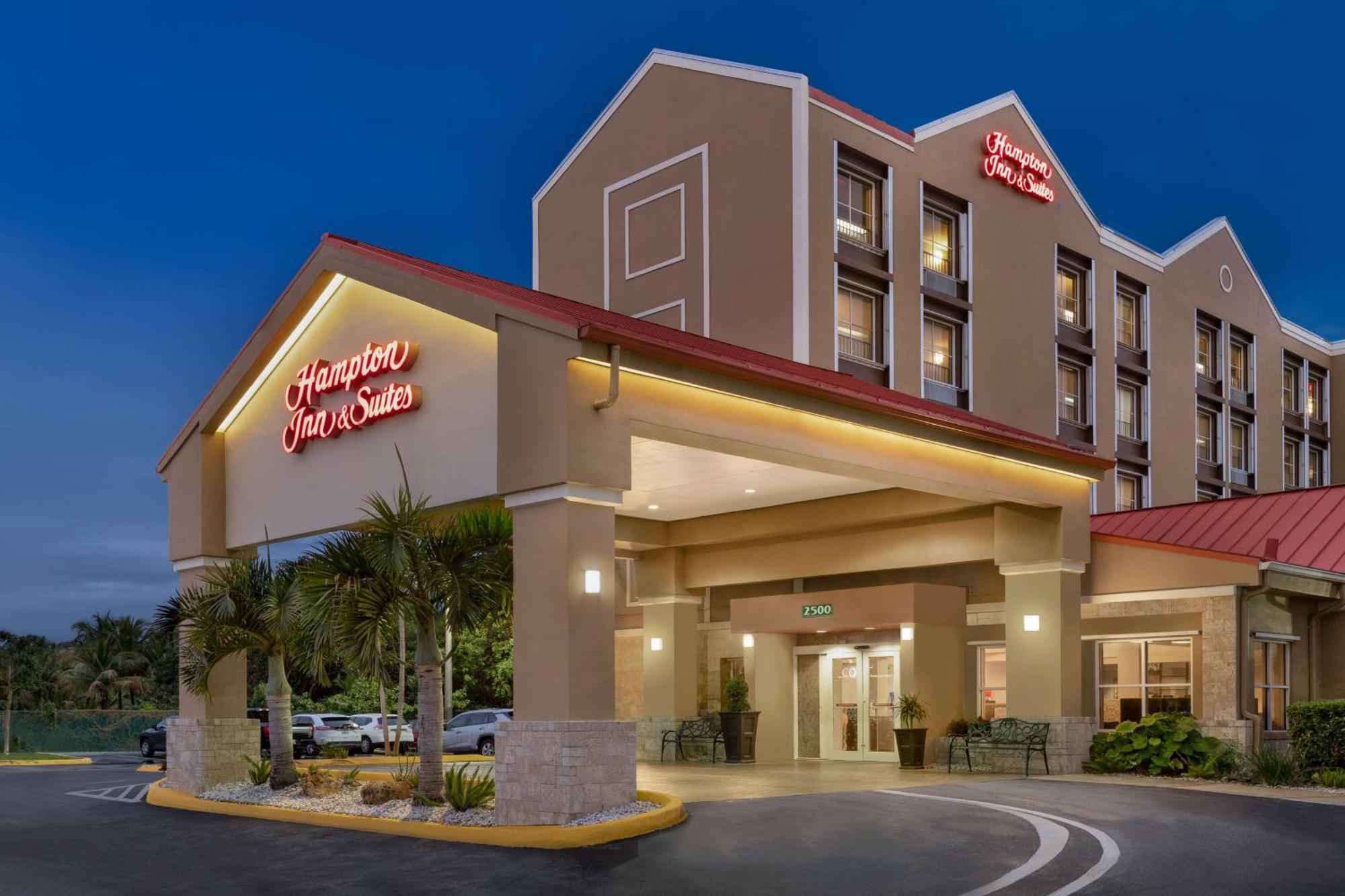 Hampton & Lauderdale Airport 3*