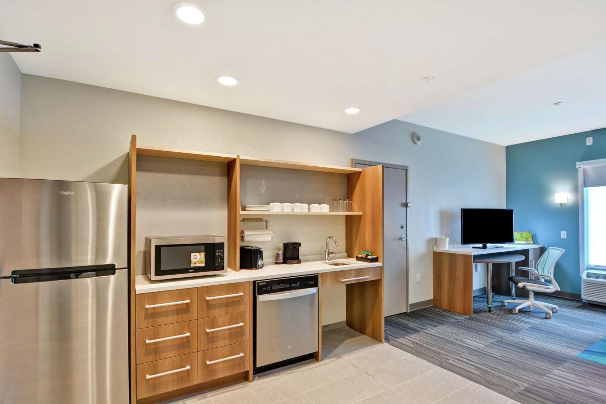 Home2 By Hilton Daytona Speedway 3*
