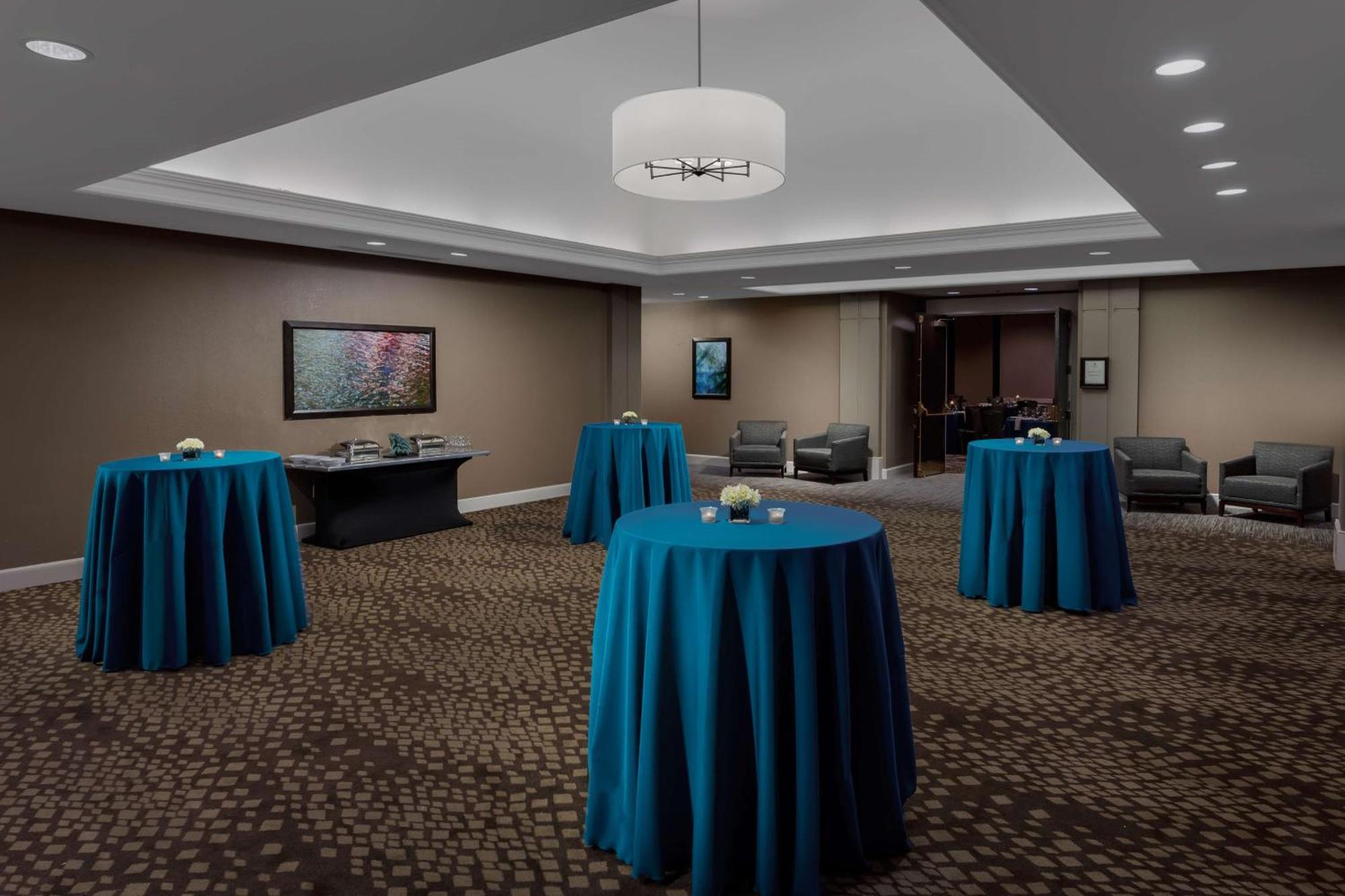 Embassy By Hilton Orlando Buena Vista Resort 3*