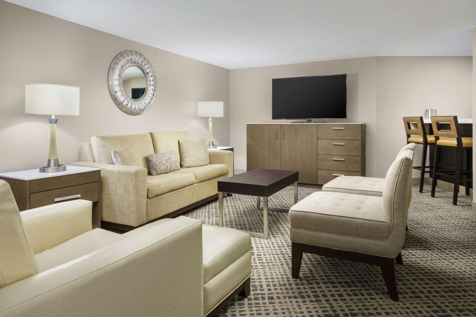 Doubletree By Hilton Airport Hotel 3*