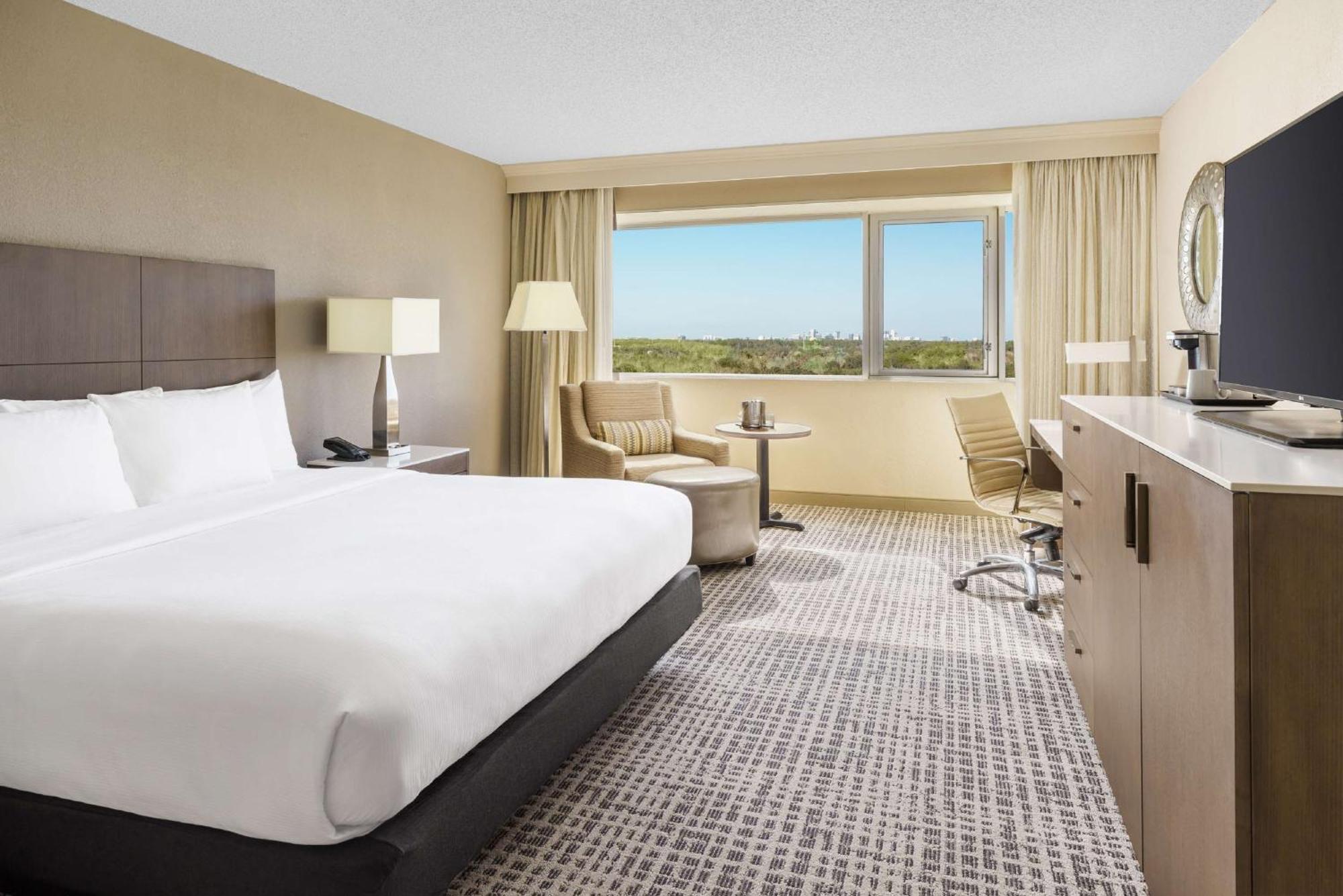 Hotel Doubletree By Hilton Airport