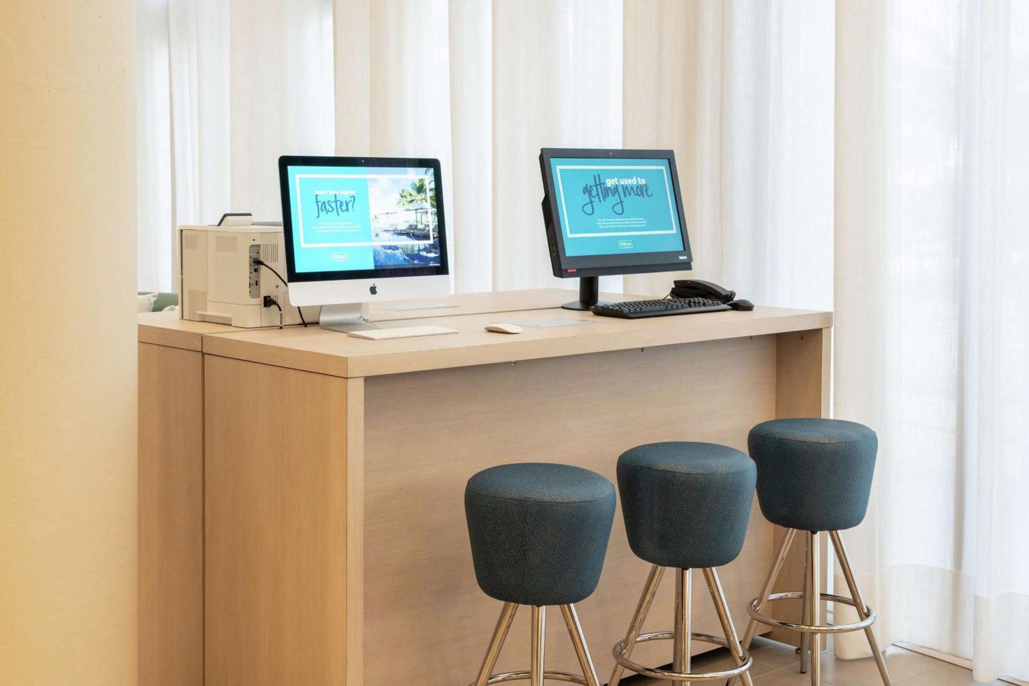 Doubletree By Hilton Miami Doral Hotel 4*