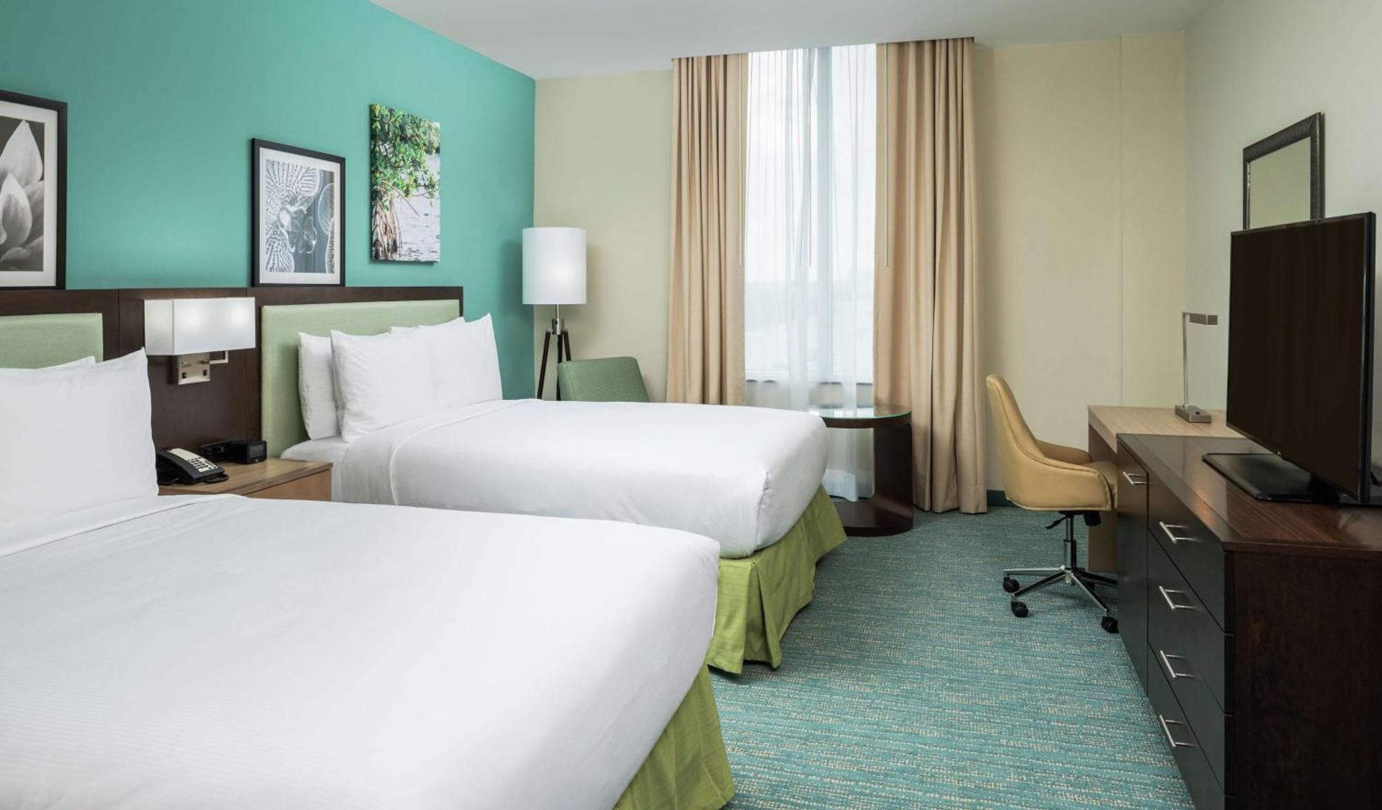 Doubletree By Hilton Miami Doral Hotel
