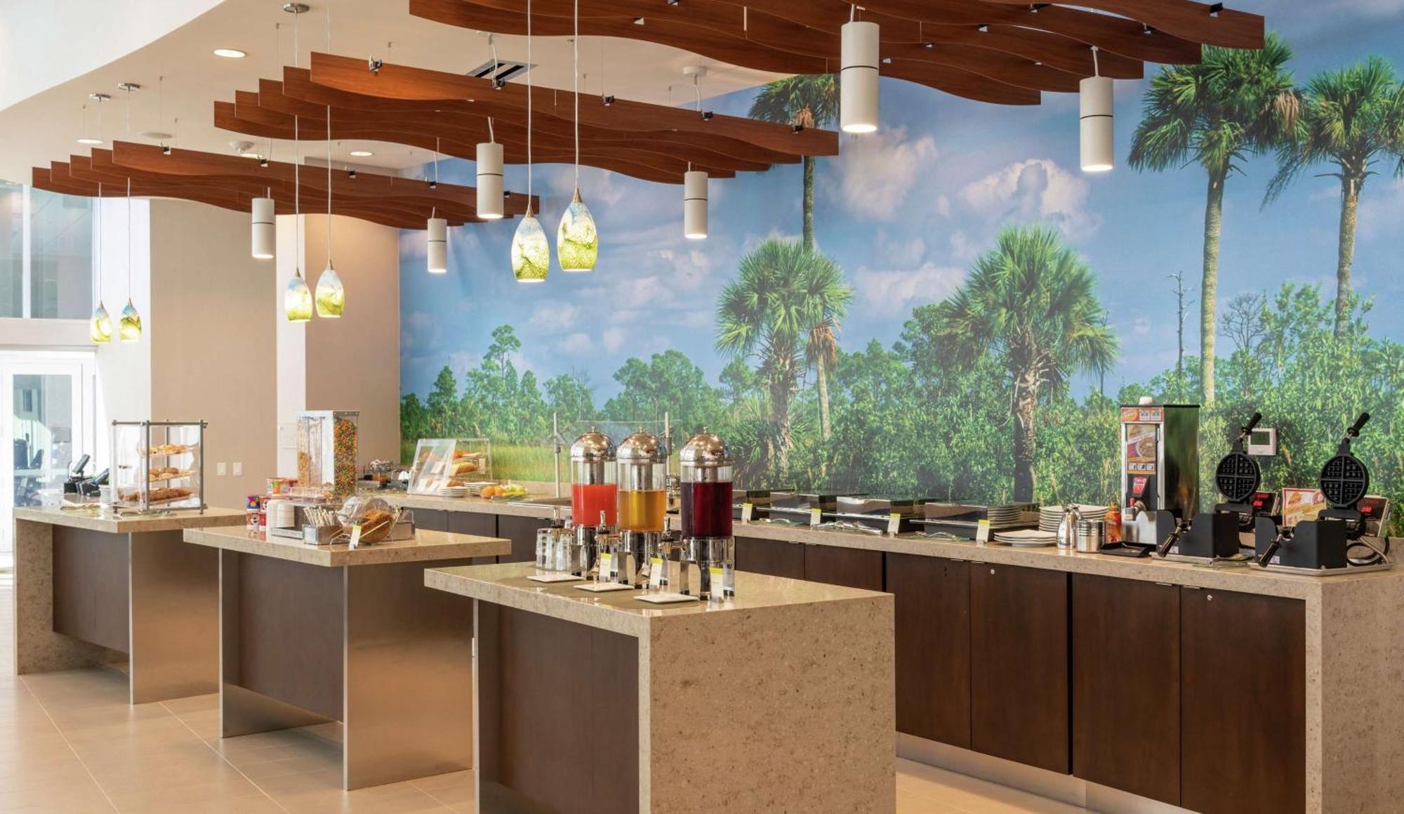 Doubletree By Hilton Miami Doral Sweetwater