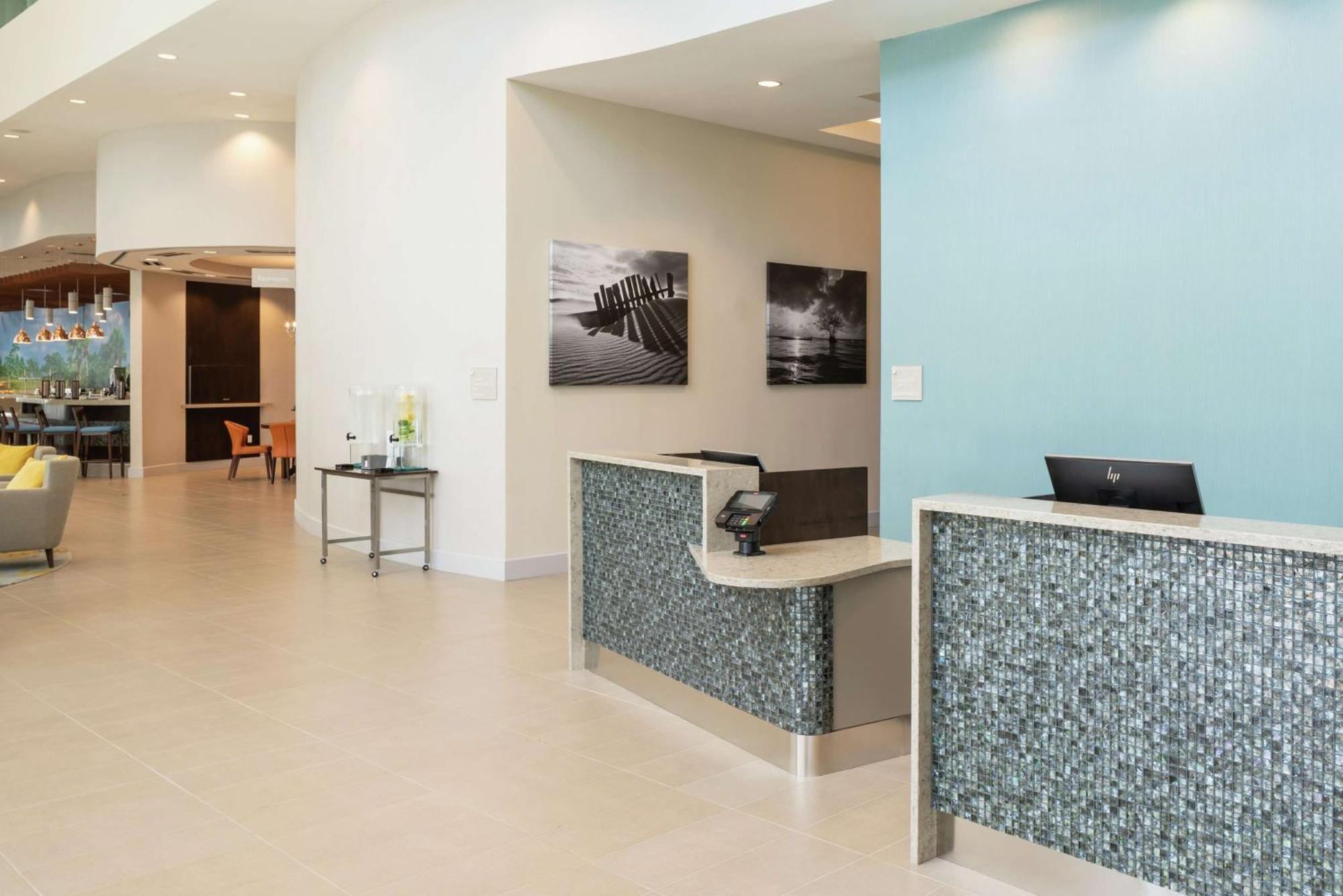 Doubletree By Hilton Miami Doral Hotel