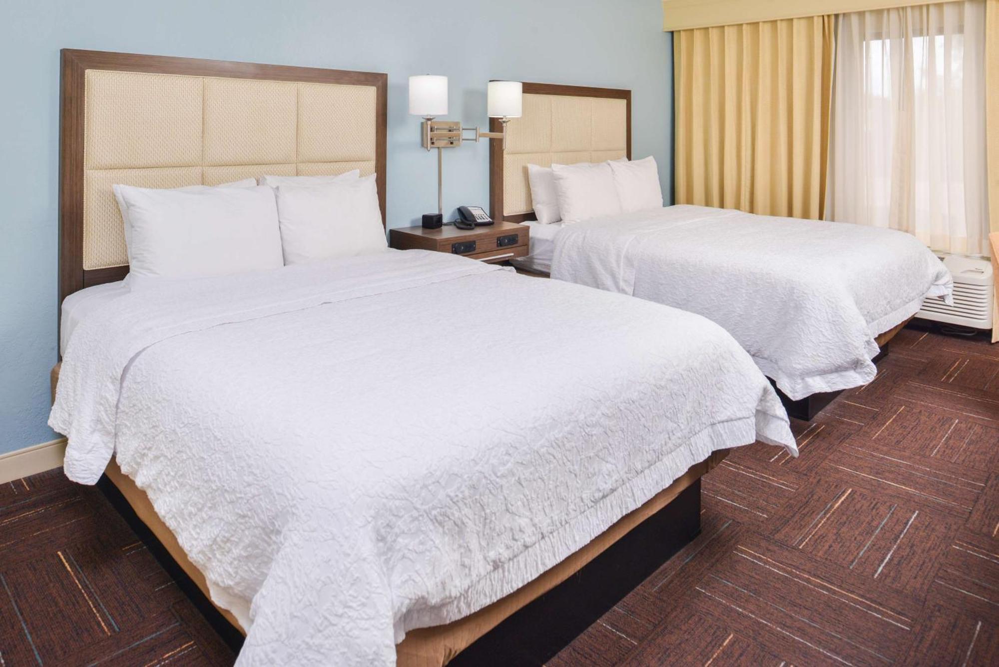 Hampton Vero Outlets 5*