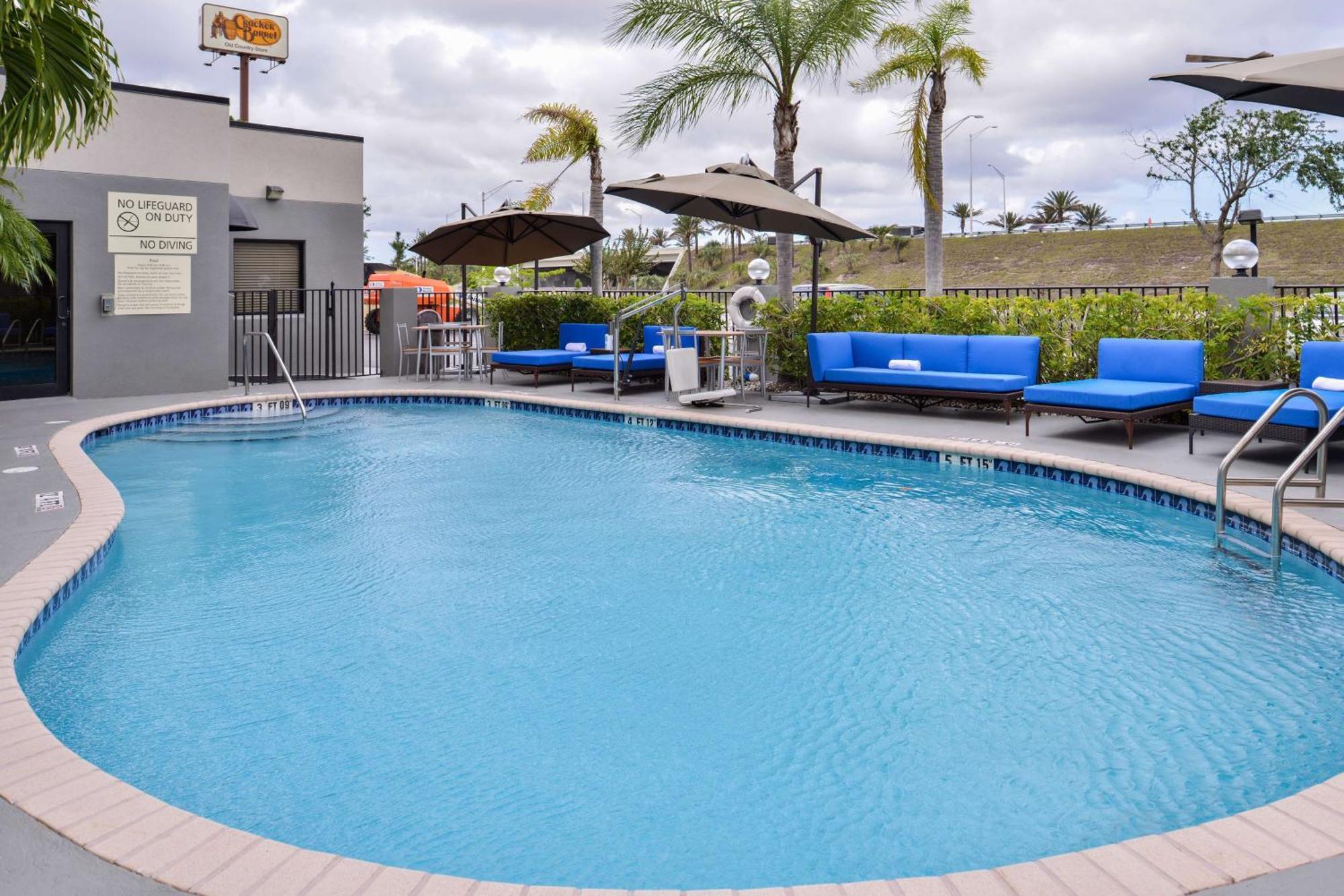 Hotel Hampton Vero Outlets 5*