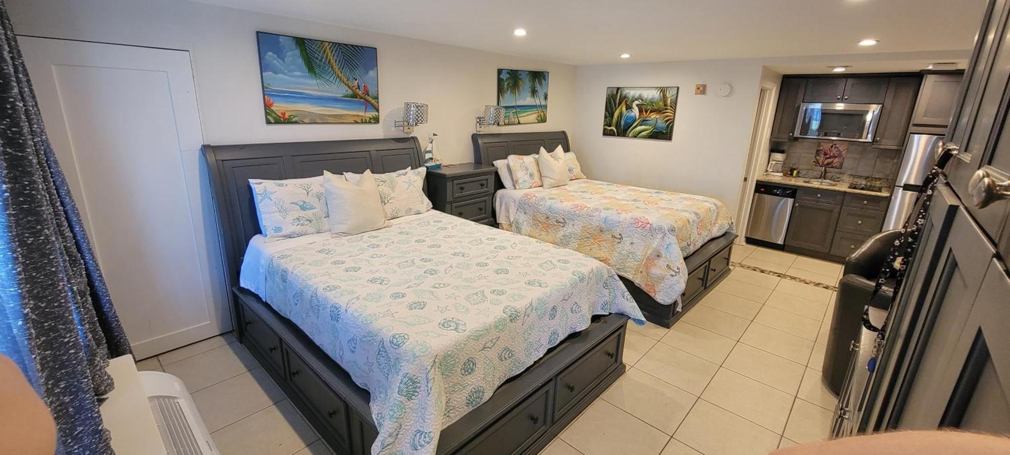 Apartment Sea Spray, 114, Steps Away! Pool+wifi