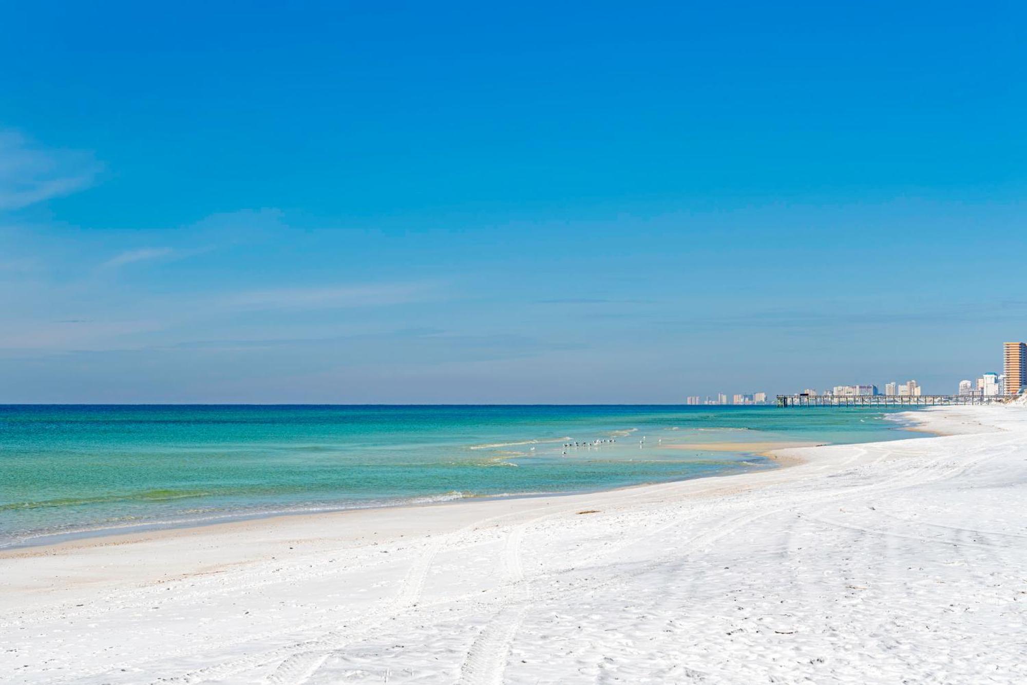 Holiday Inn Express & Suites Panama City Beach Beachfront By Ihg Resort