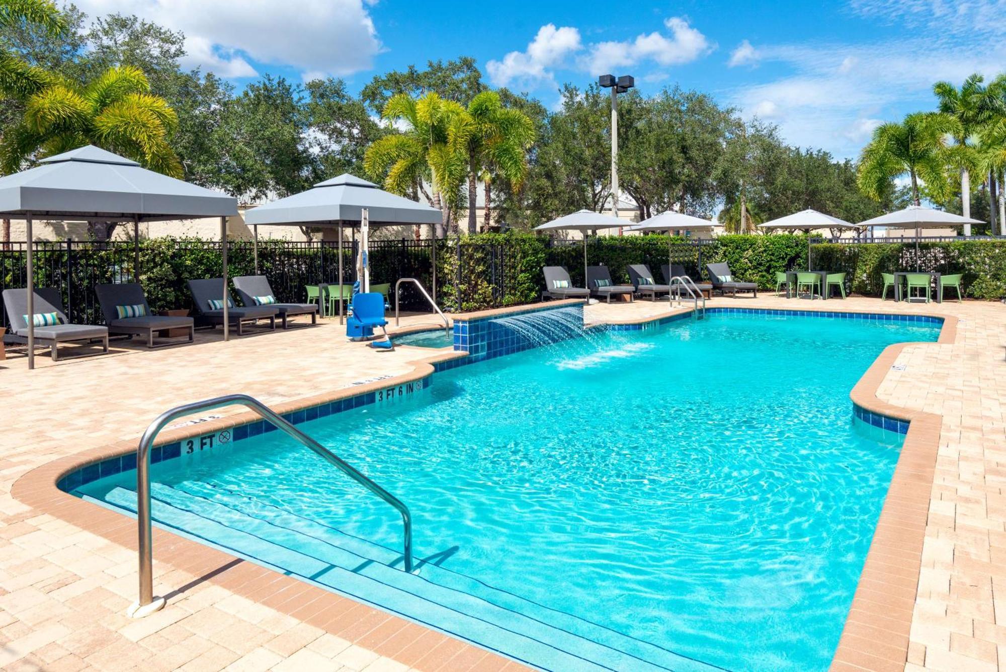 Hotel Hampton And Sarasota/lakewood Ranch 3*