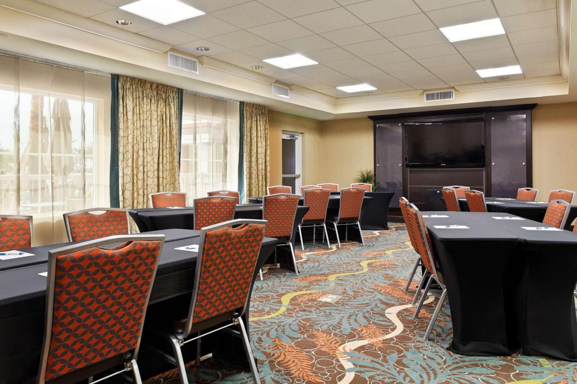 Homewood By Hilton Airport 3*