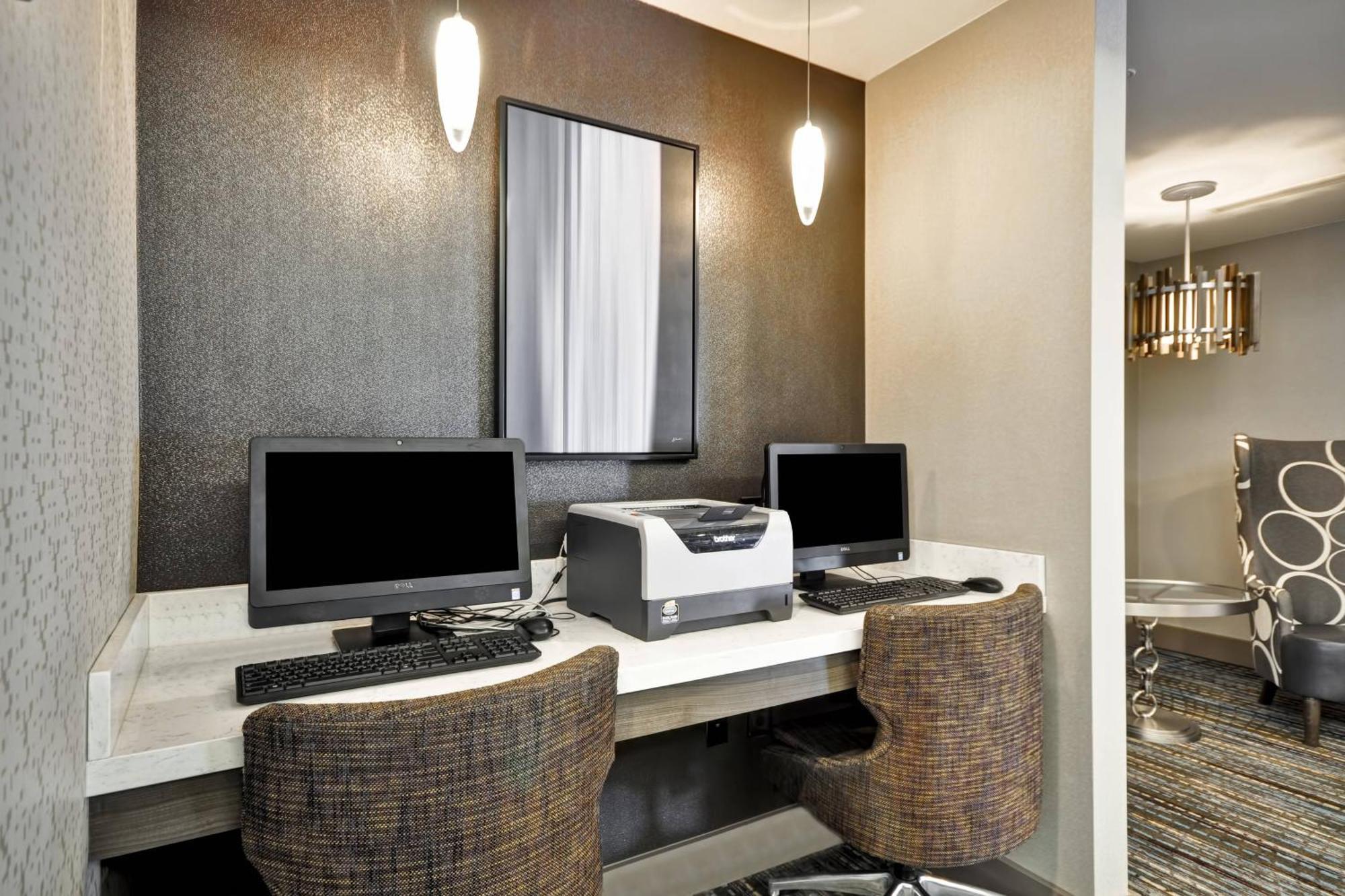 By Marriott Airport Hotel 3*