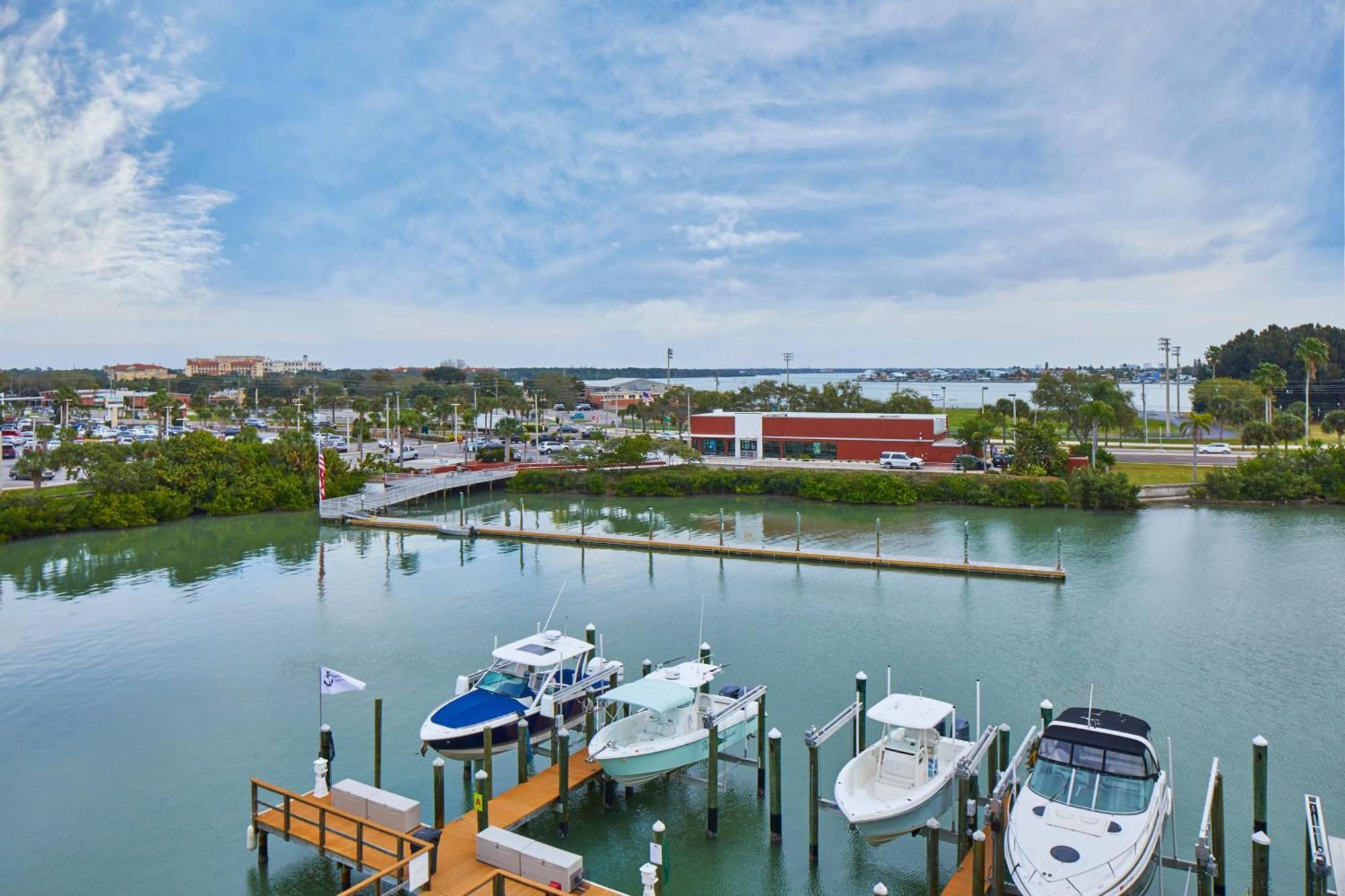 Hotel Courtyard By Marriott St. Petersburg Clearwater/madeira