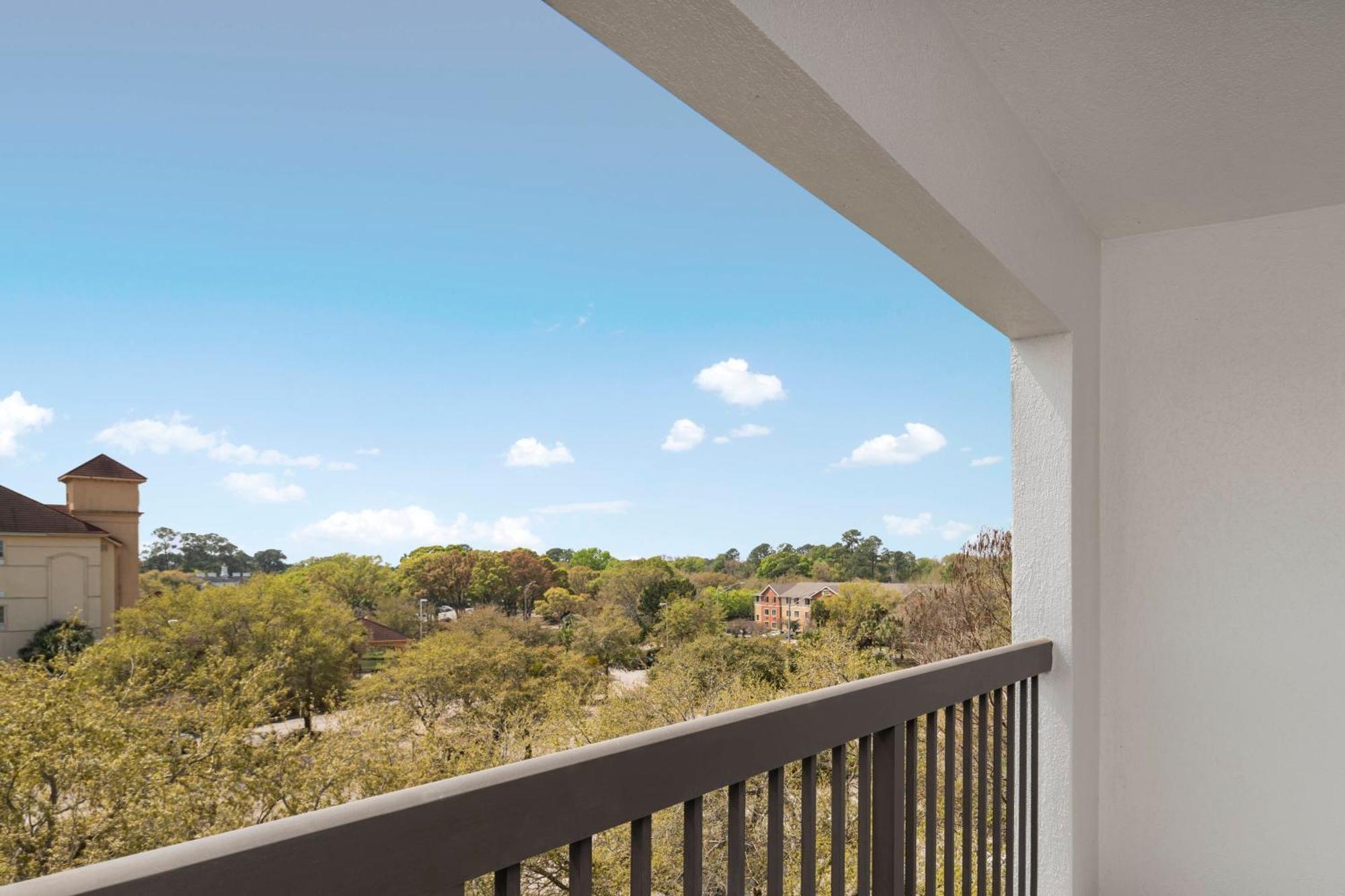 Courtyard Butler Boulevard 3*