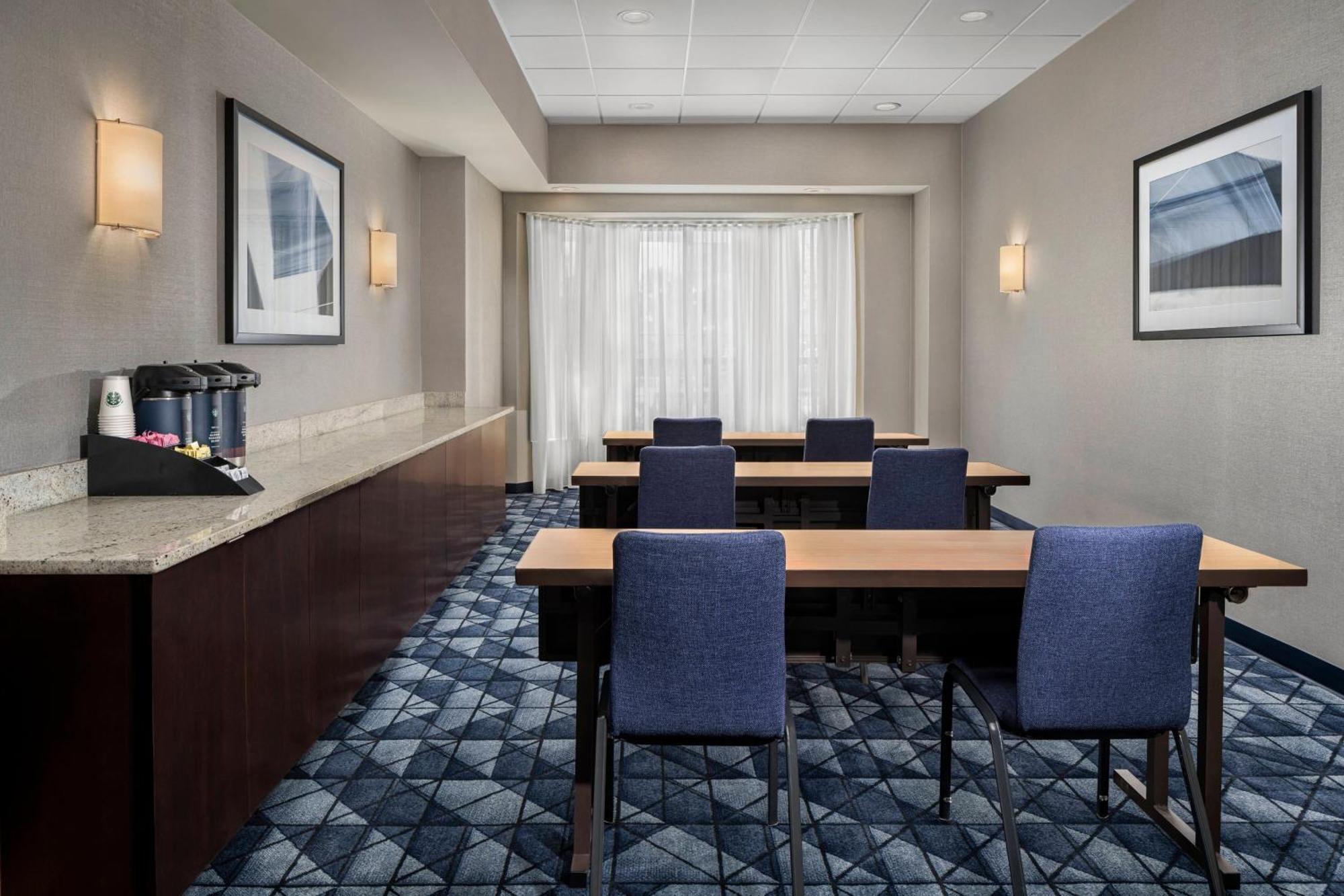 Courtyard Butler Boulevard 3*