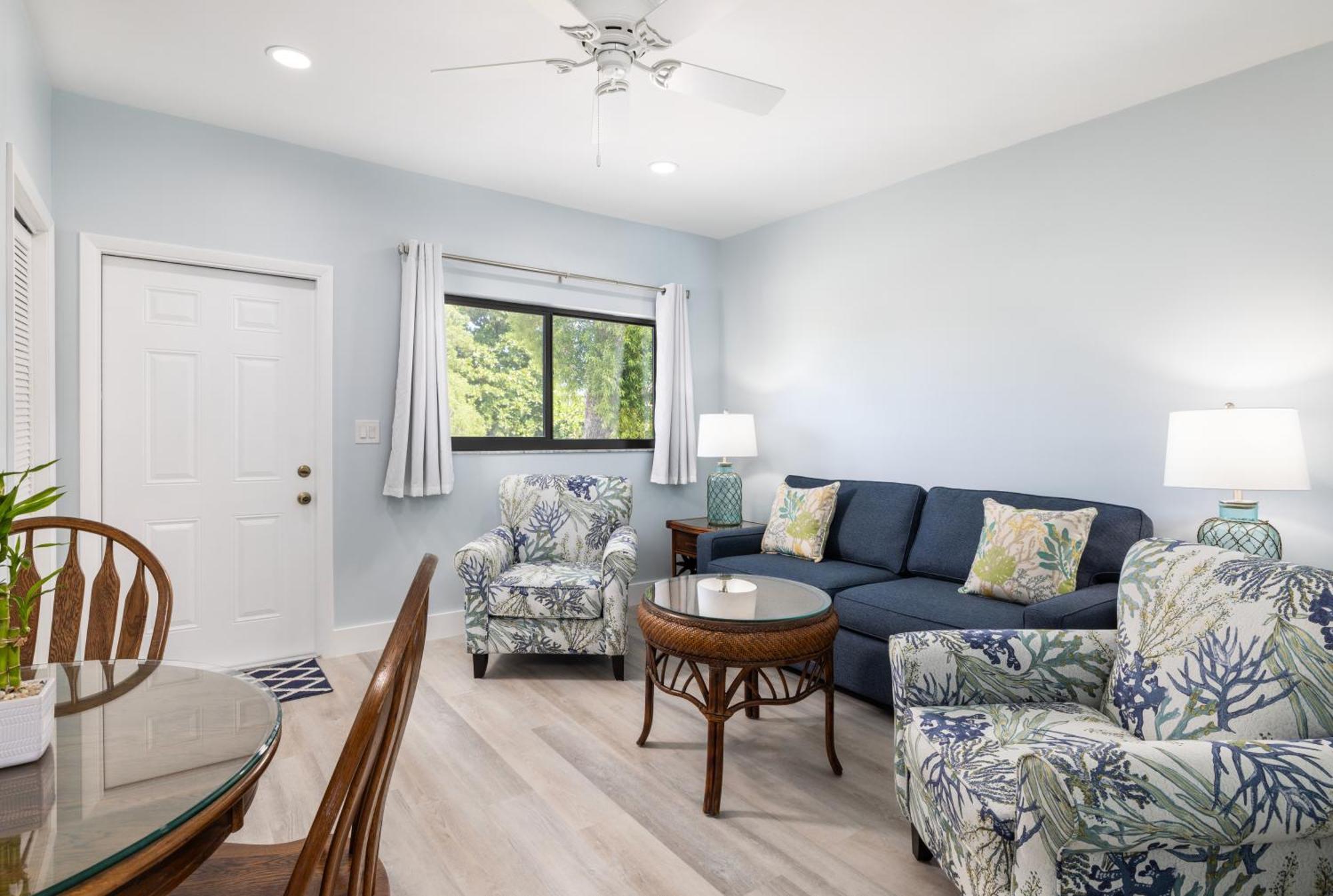 Rock Reef Inn 2*