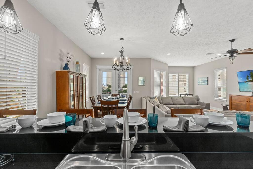Holiday home Seas The Day: Luxury With Private Pool And Complimentary Amenities