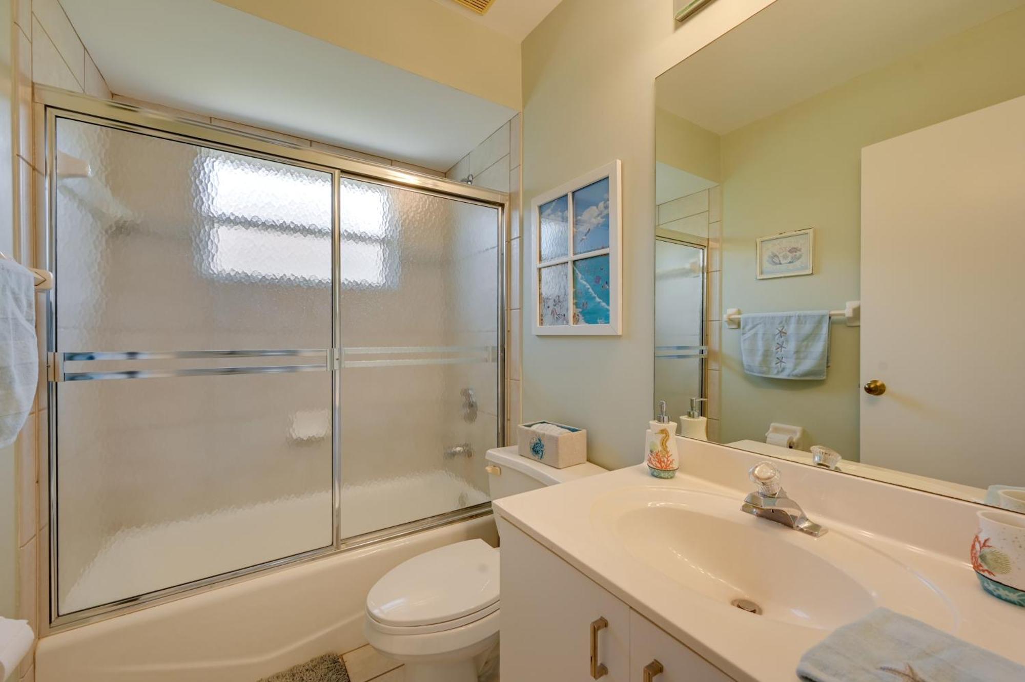 Sunny House Less Than 3 Blocks To Beach! Holiday home Marco Island