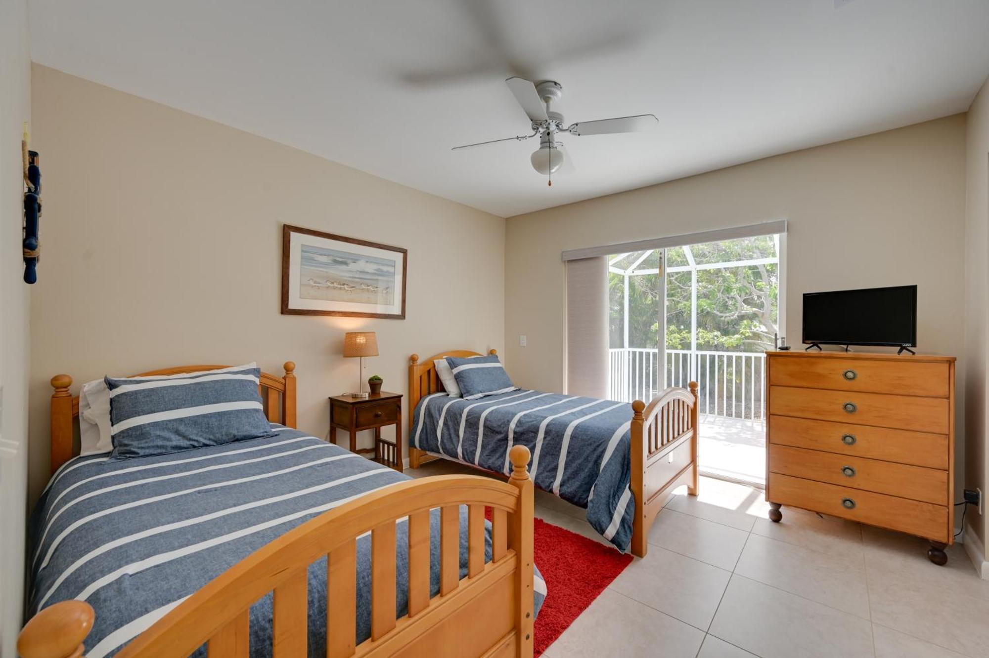 Holiday home Sunny House Less Than 3 Blocks To Beach! *