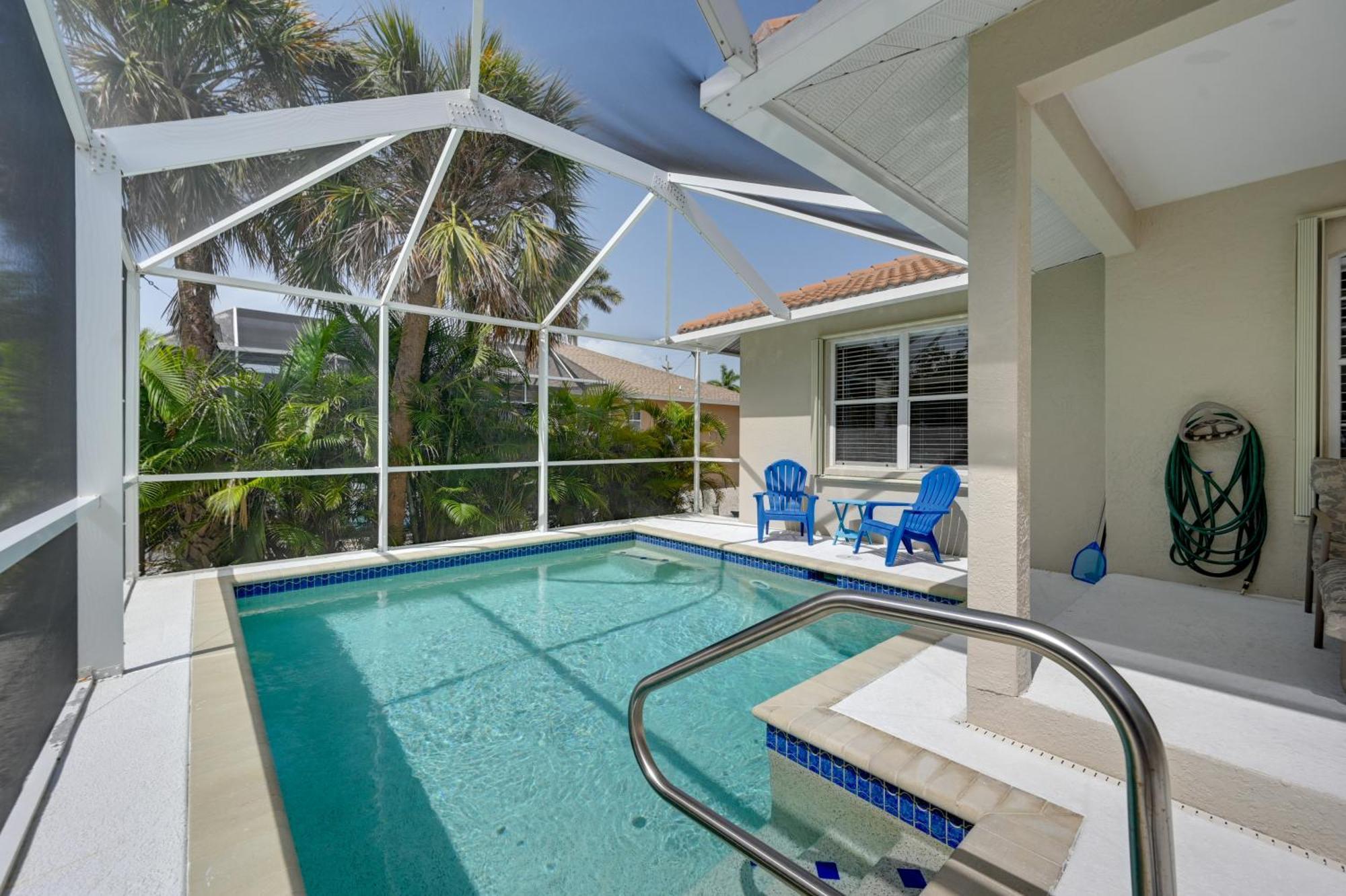 Sunny House Less Than 3 Blocks To Beach! *