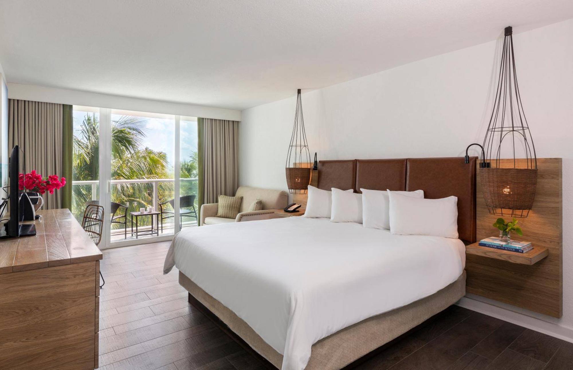 Amara Cay 4*