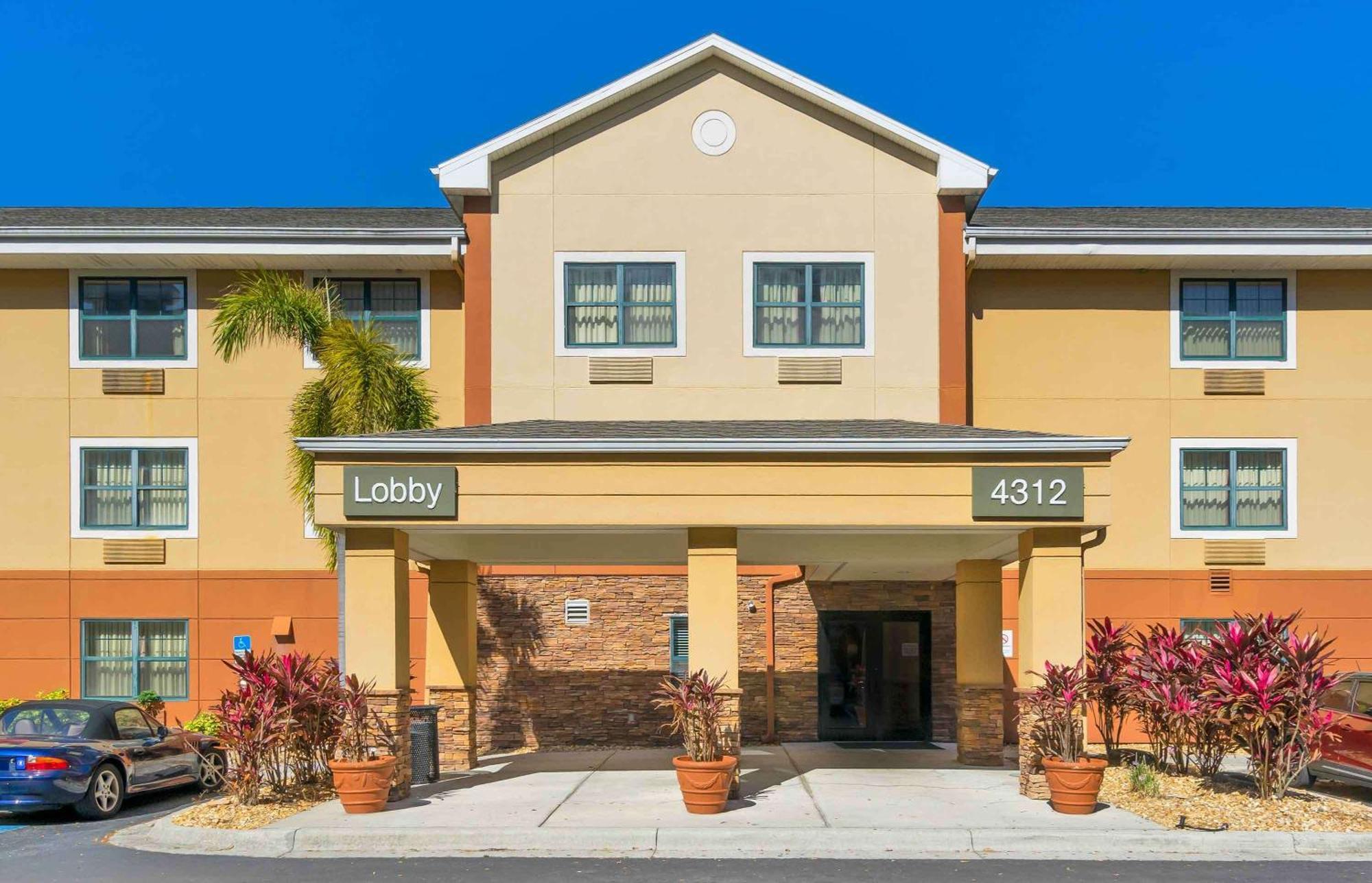 Extended America - - Airport - Spruce Street Tampa