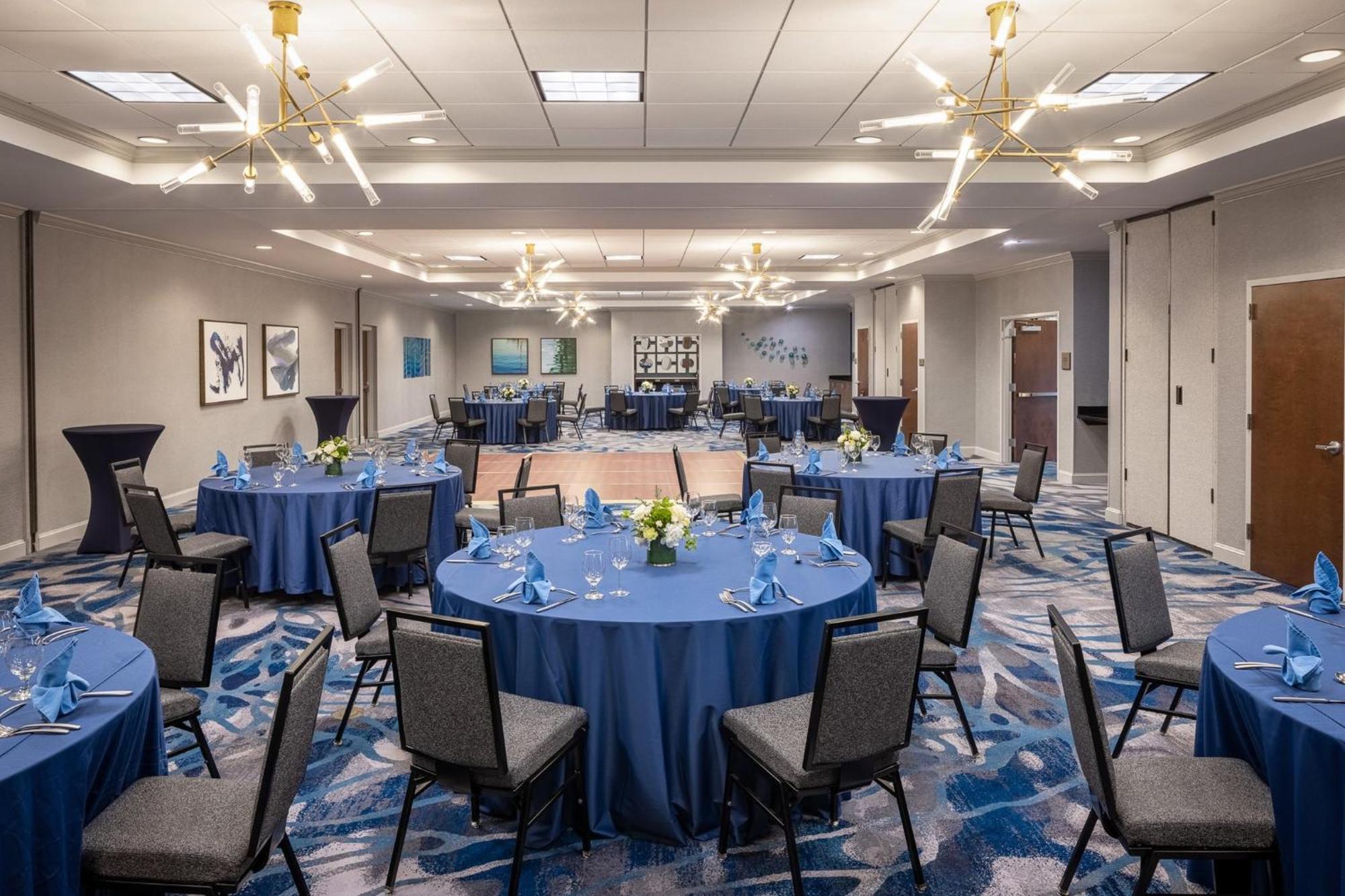 Crowne Plaza Ft Myers Gulf Coast By Ihg Hotel 3*