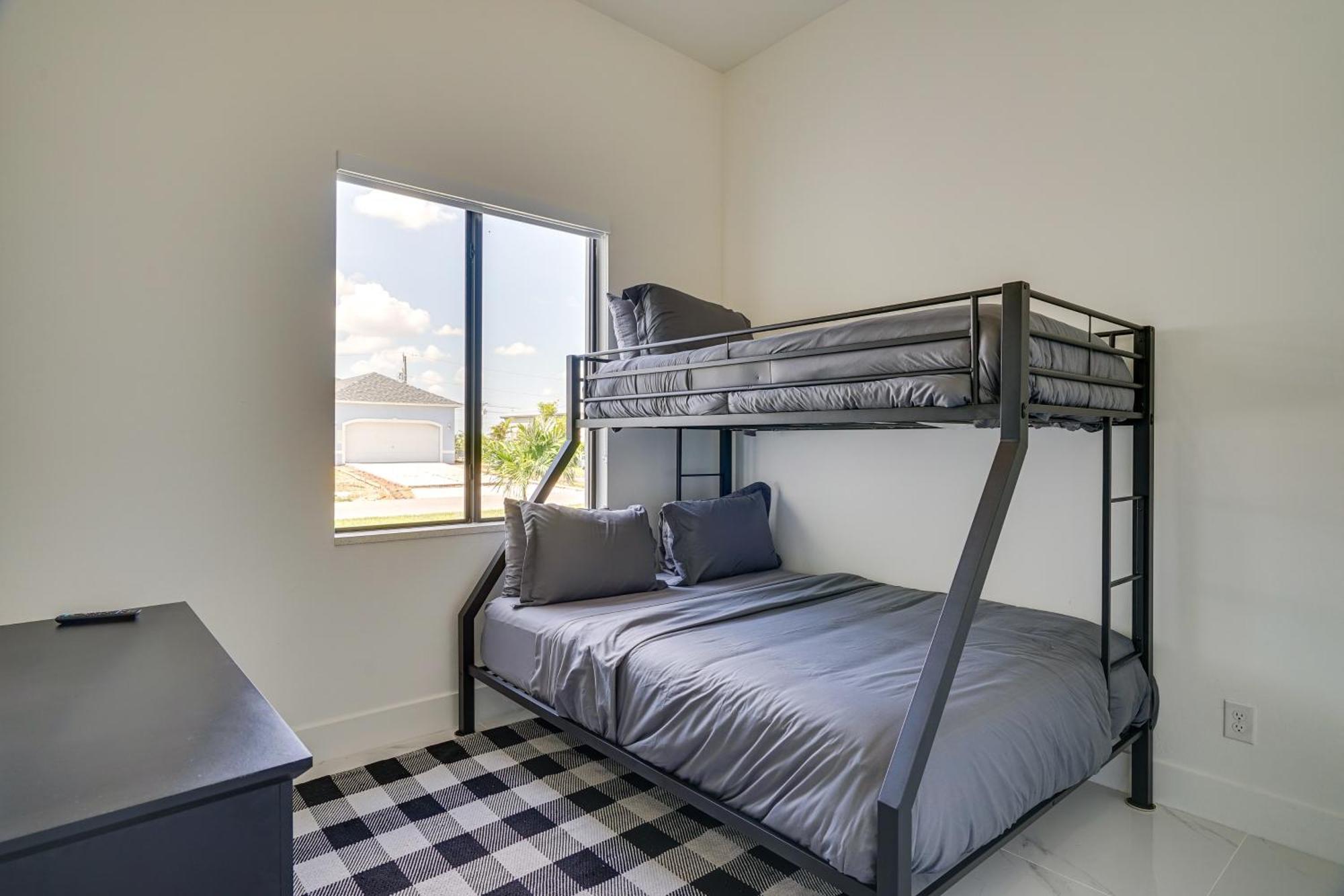 Escape Furnished Lanai And Private Pool! * Cape Coral