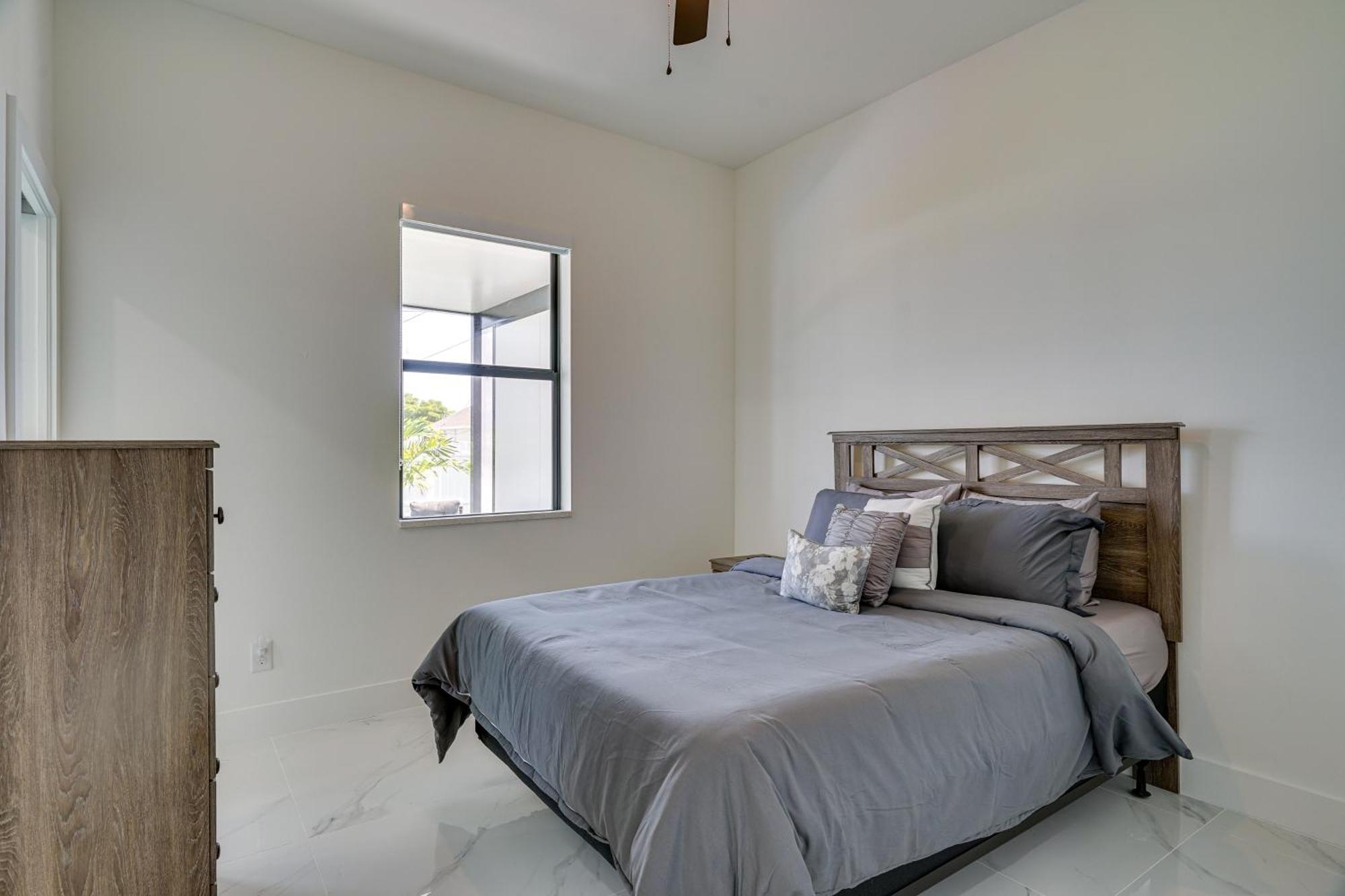 Escape Furnished Lanai And Private Pool! Cape Coral