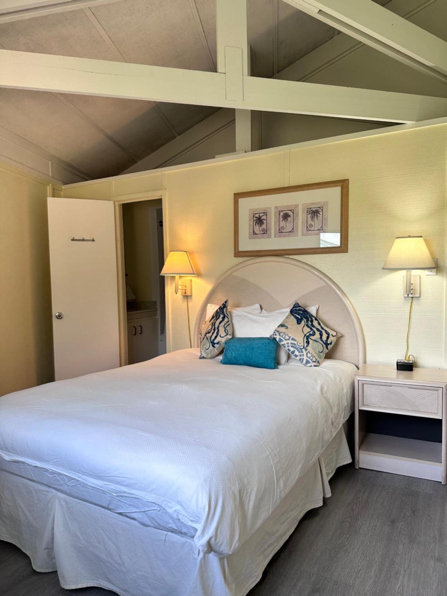 Coco Plum Beach & Tennis Club & Marina 3*