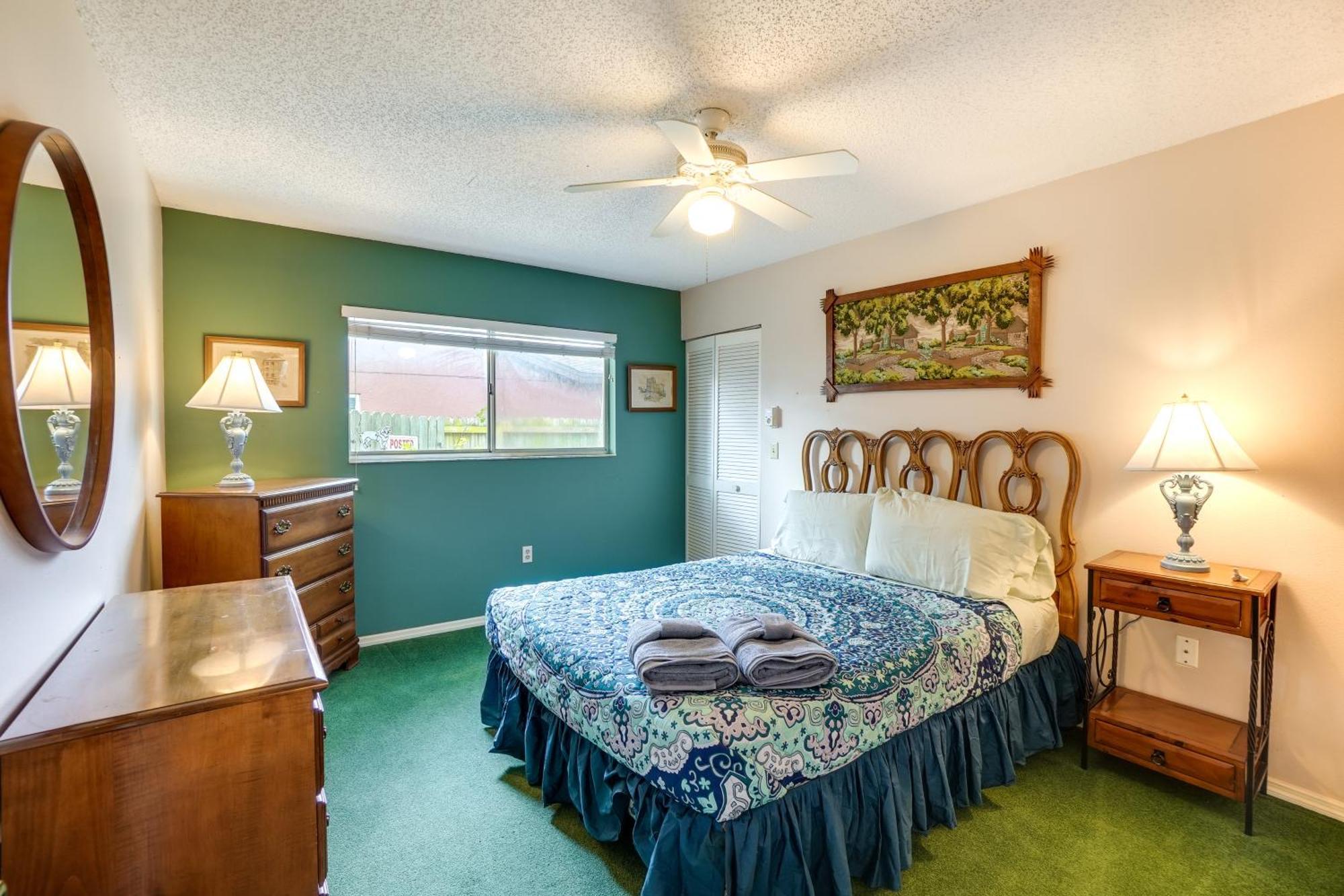 Holiday home Sunny Florida Retreat With Pool, Near Busch Gardens!