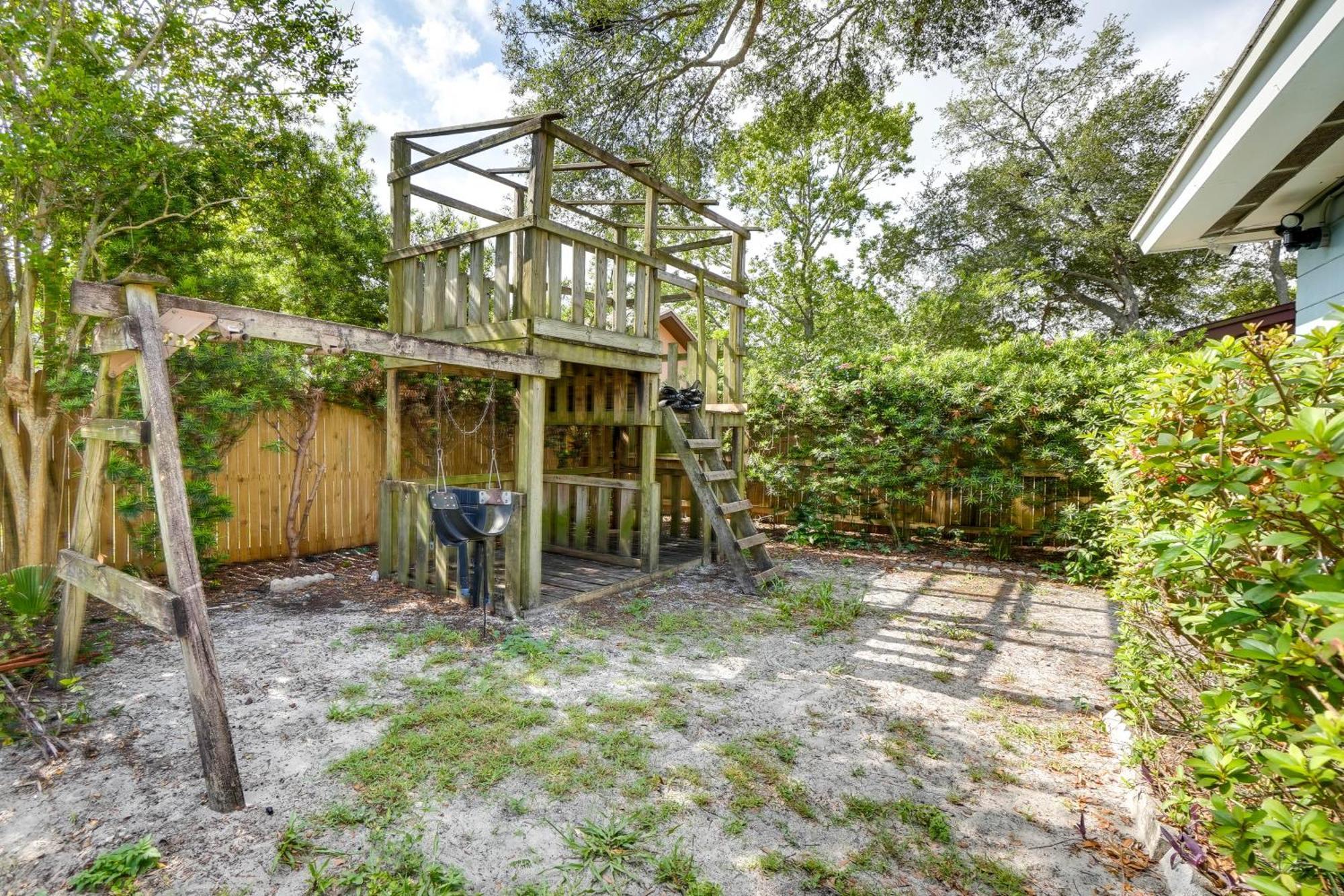 Sunny Florida Retreat With Pool, Near Busch Gardens! * Palm Harbor