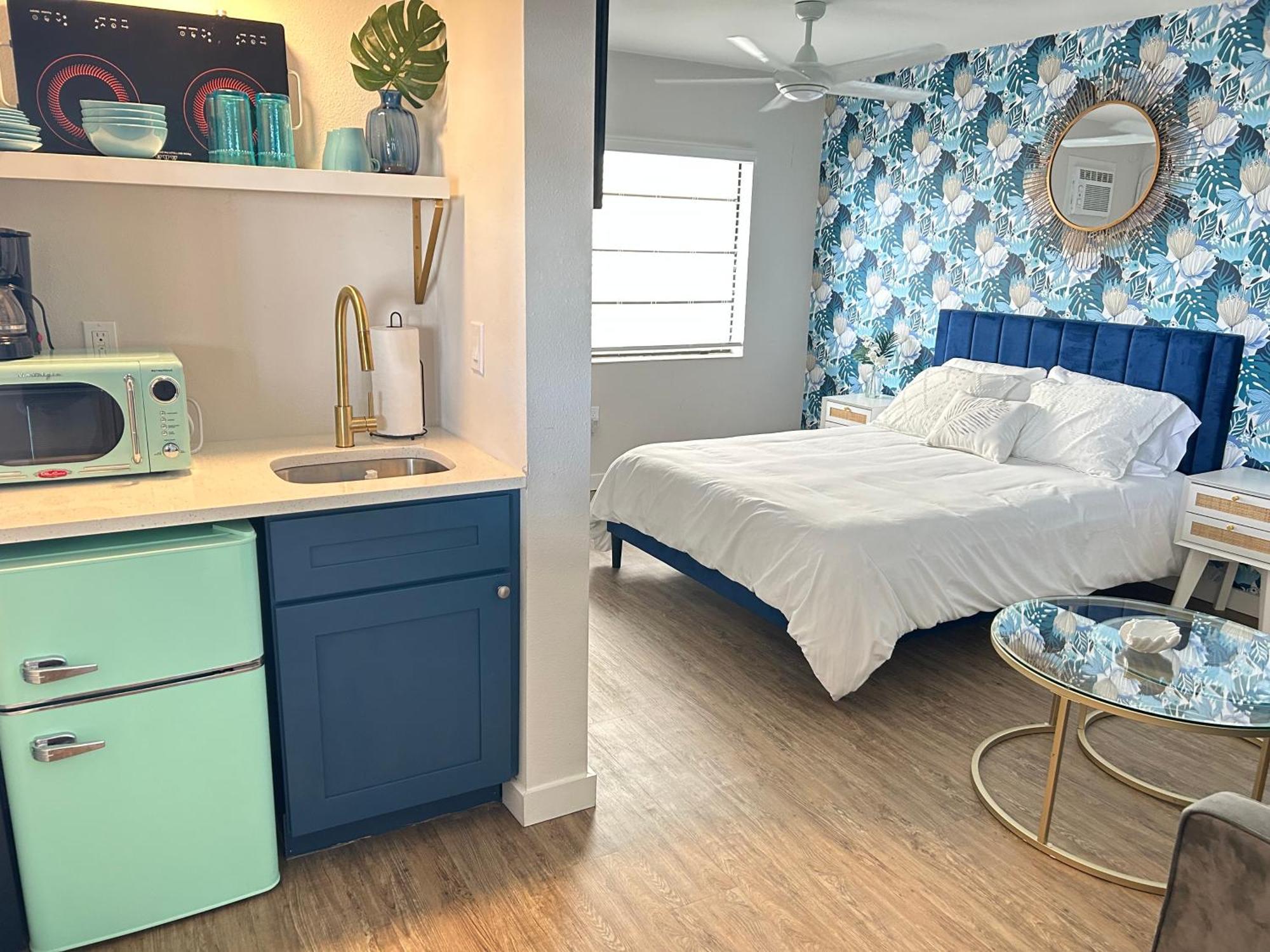 Hotel Sunburst Inn- Indian Shores