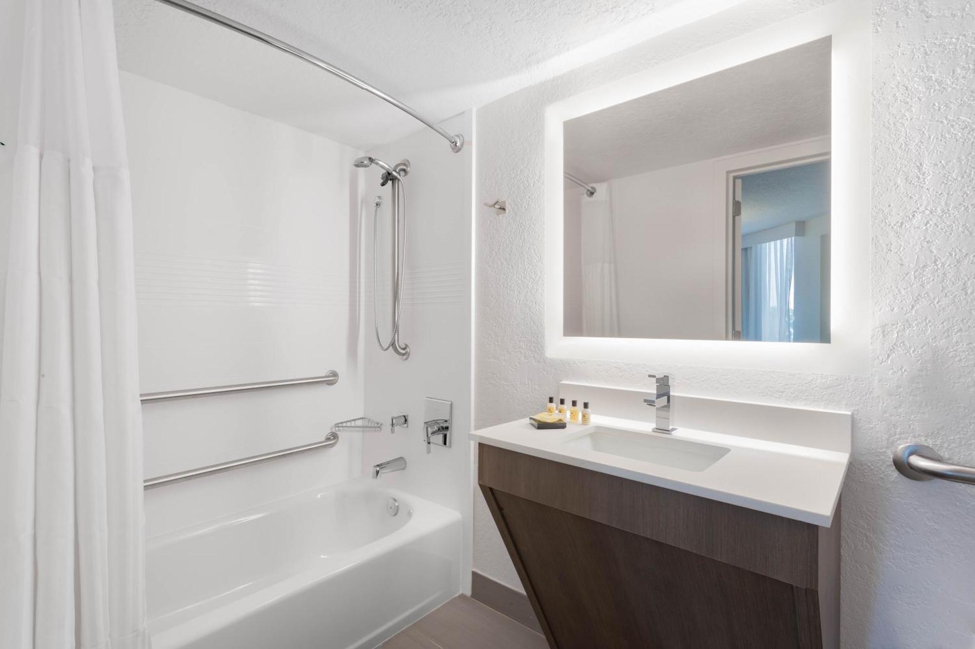 Kissimmee By The Parks By Ihg Resort 3*