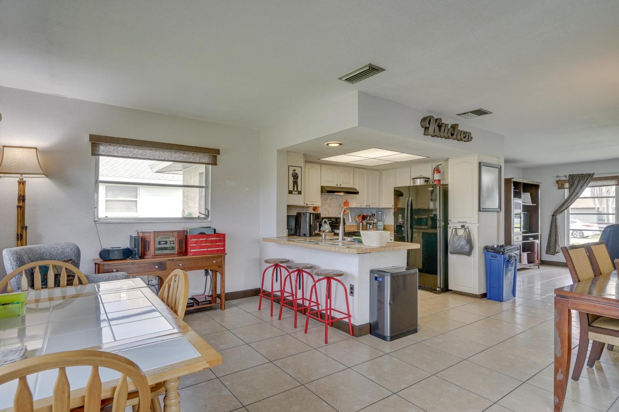 Canalfront Retreat With Heated Pool And Hot Tub! Holiday home *