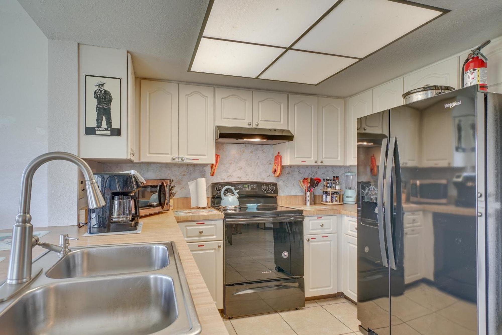Canalfront Retreat With Heated Pool And Hot Tub! *