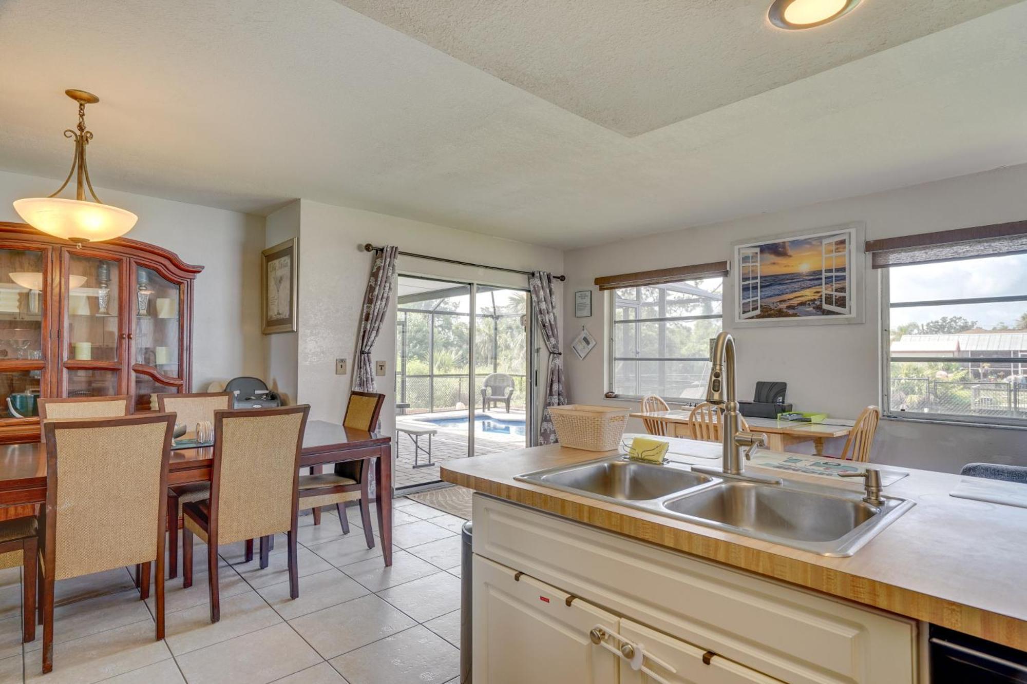 Canalfront Retreat With Heated Pool And Hot Tub!