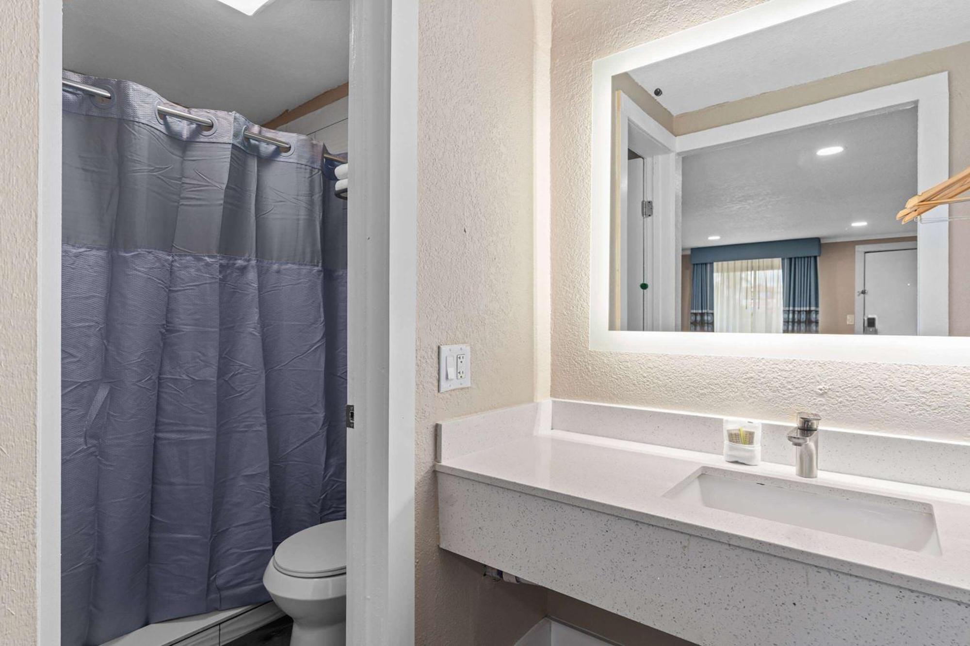 Super 8 By Wyndham Kissimmee-orlando 2*