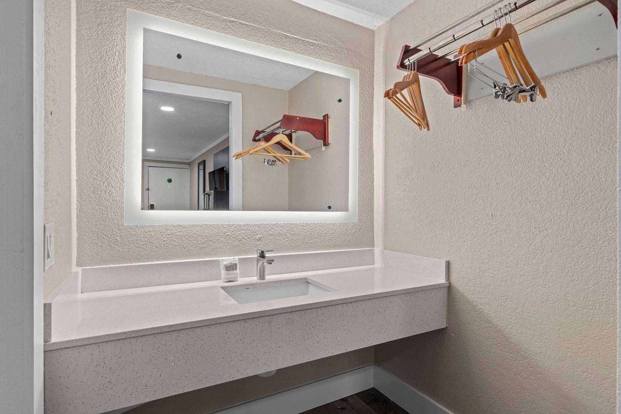 Super 8 By Wyndham Kissimmee-orlando