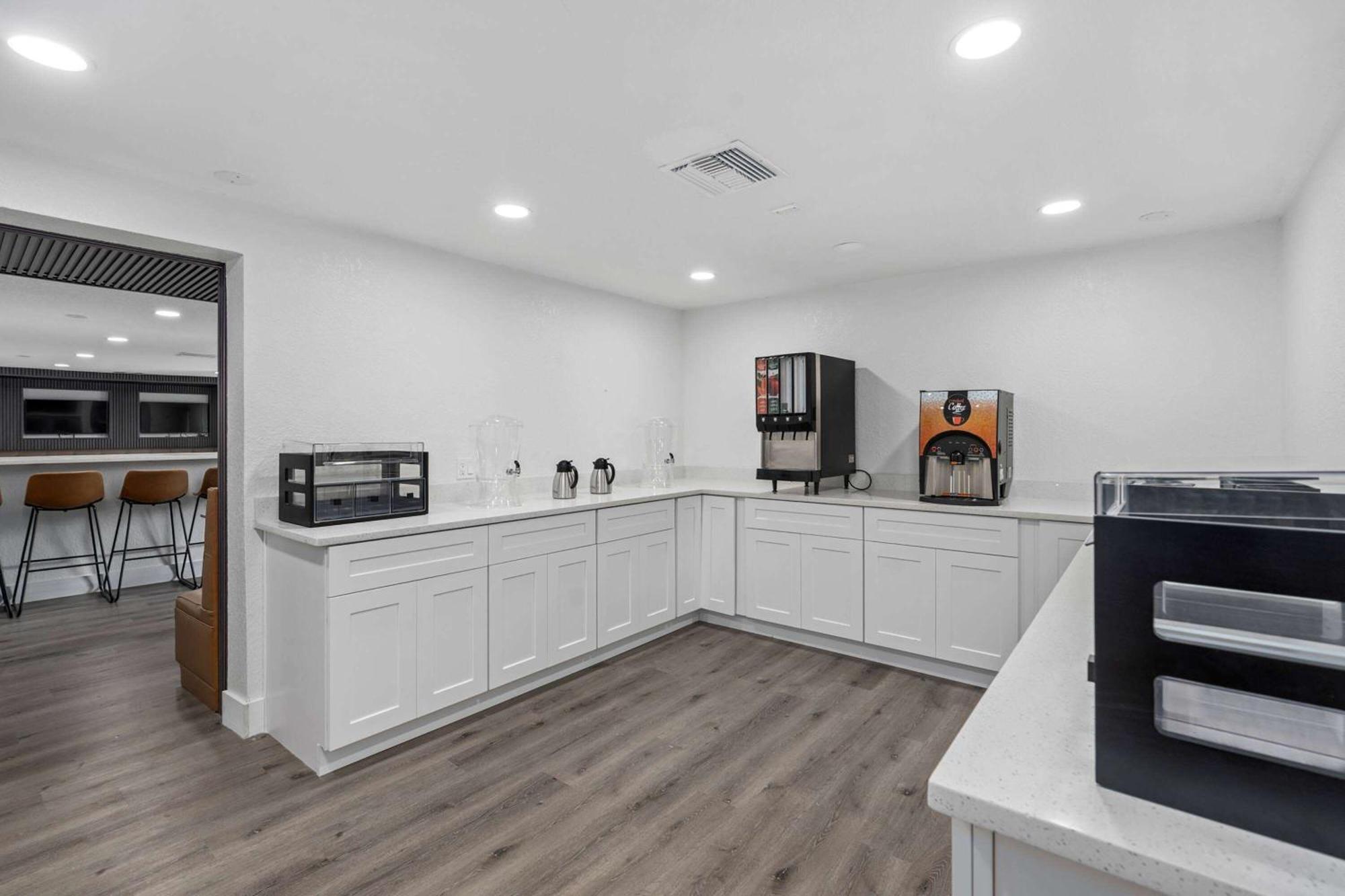 Super 8 By Wyndham Kissimmee-orlando Hotel 2*